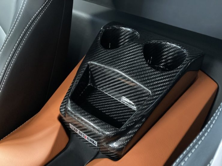 ランボルギーニ　アヴェンダドール　ミラーリング　ダッシュボード張替え　カーボンラッピング　カーボンドリンクホルダー　BOND　葛飾　東京都