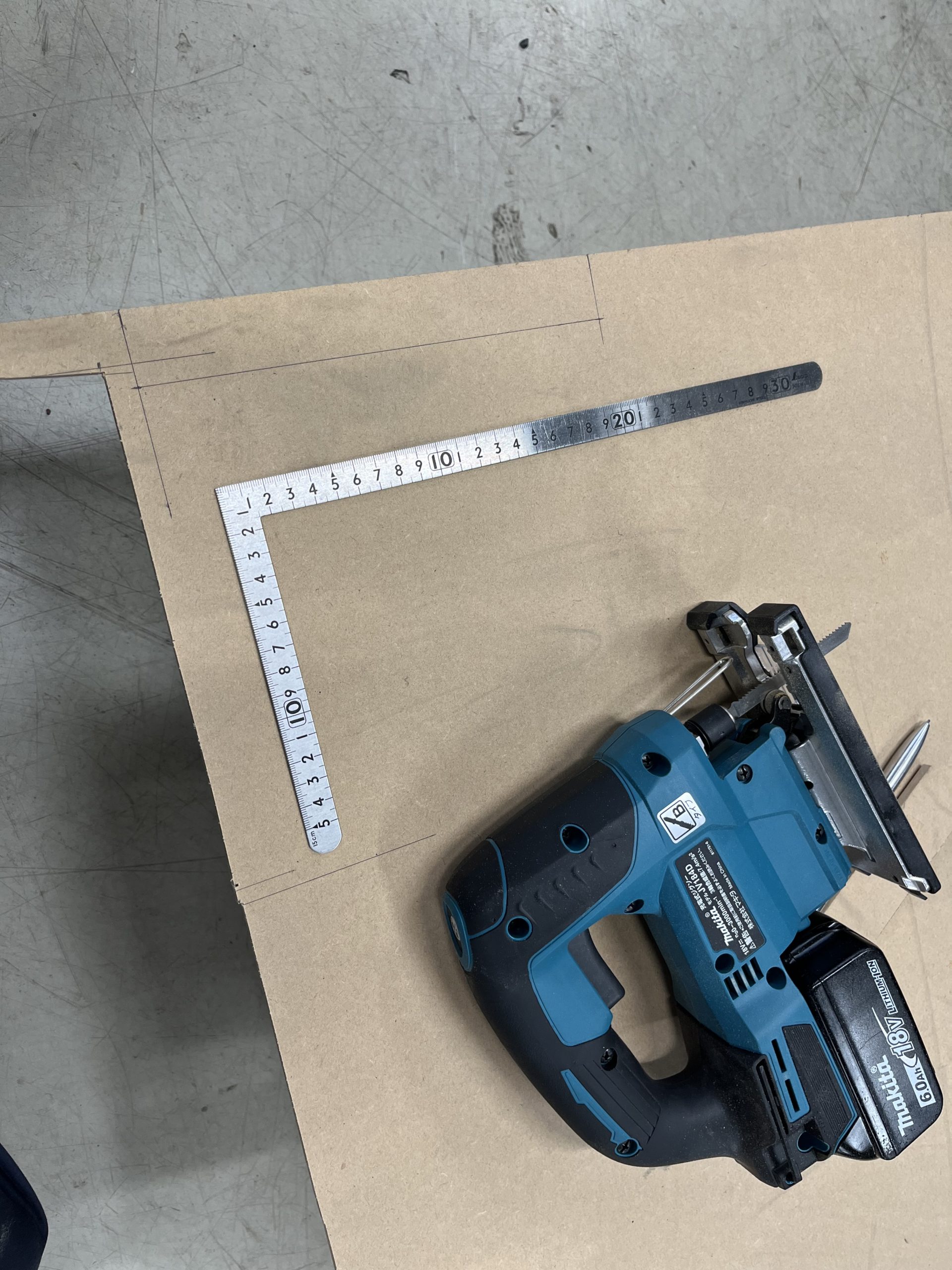 W447純正リアエンターテイメントシステム W447リアモニター W447DVDプレイヤー Vクラスリアモニター センターコンソール加工 Bond葛飾