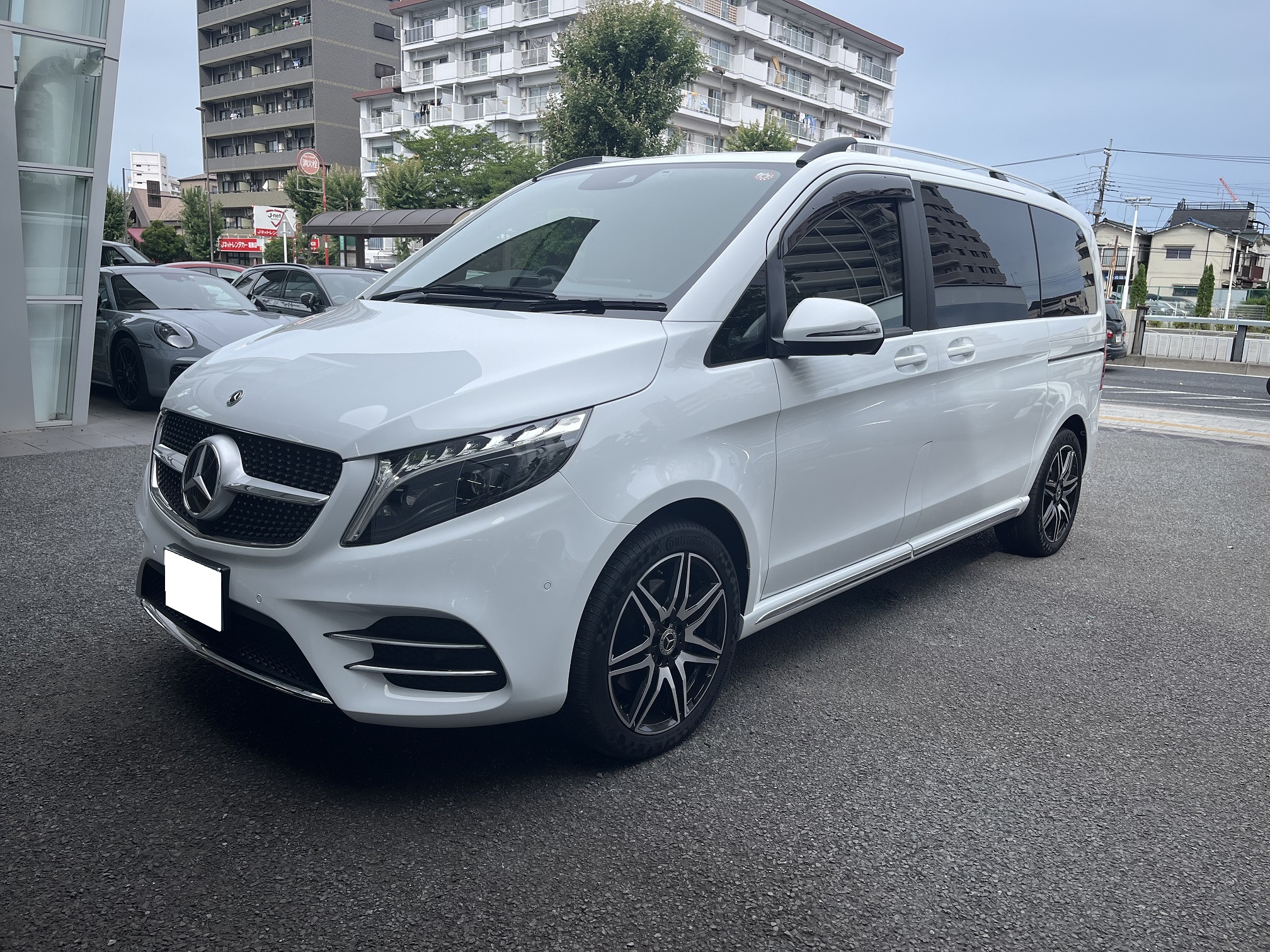 W447純正リアエンターテイメントシステム W447リアモニター W447DVDプレイヤー Vクラスリアモニター センターコンソール加工 Bond葛飾