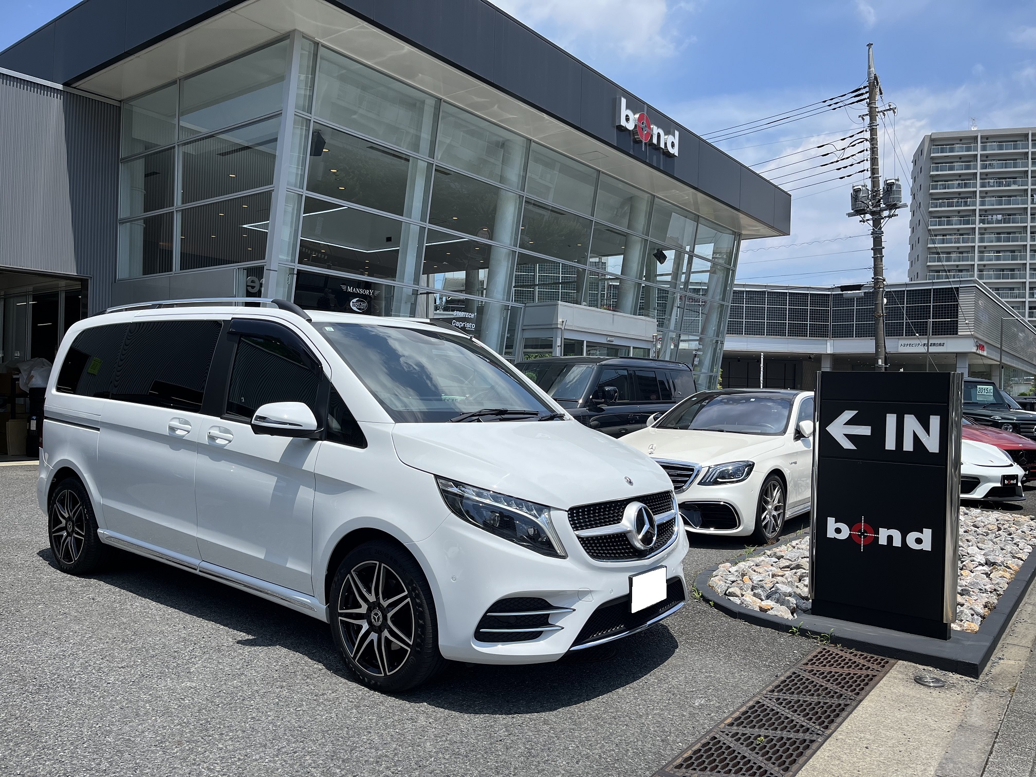 W447純正リアエンターテイメントシステム W447リアモニター W447DVDプレイヤー Vクラスリアモニター センターコンソール加工 Bond葛飾