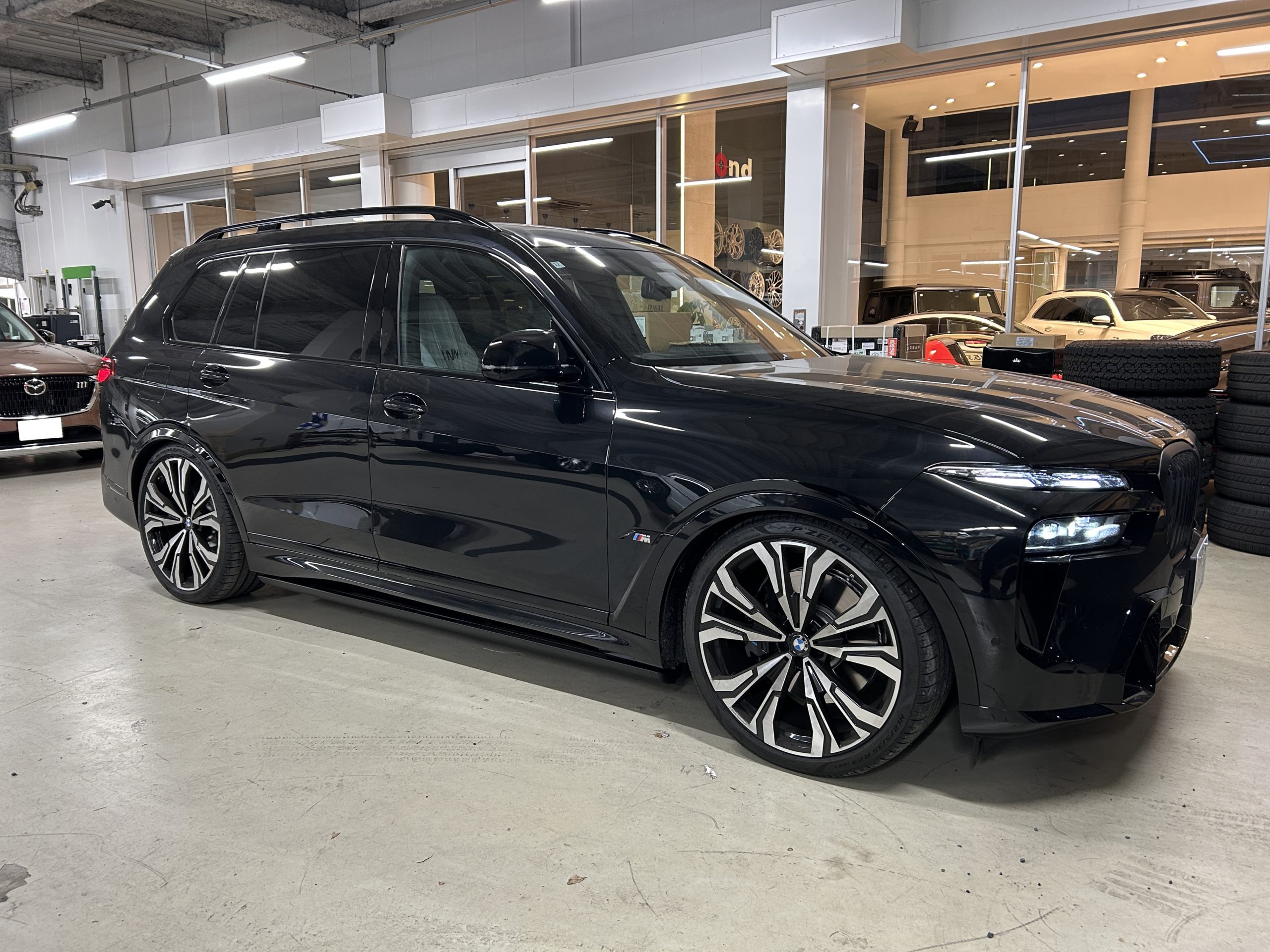 BMW　X7　電動さ磯ステップ　バルブコントローラー　ASR　ロワリング　TVキャンセラー　BOND　葛飾　東京都