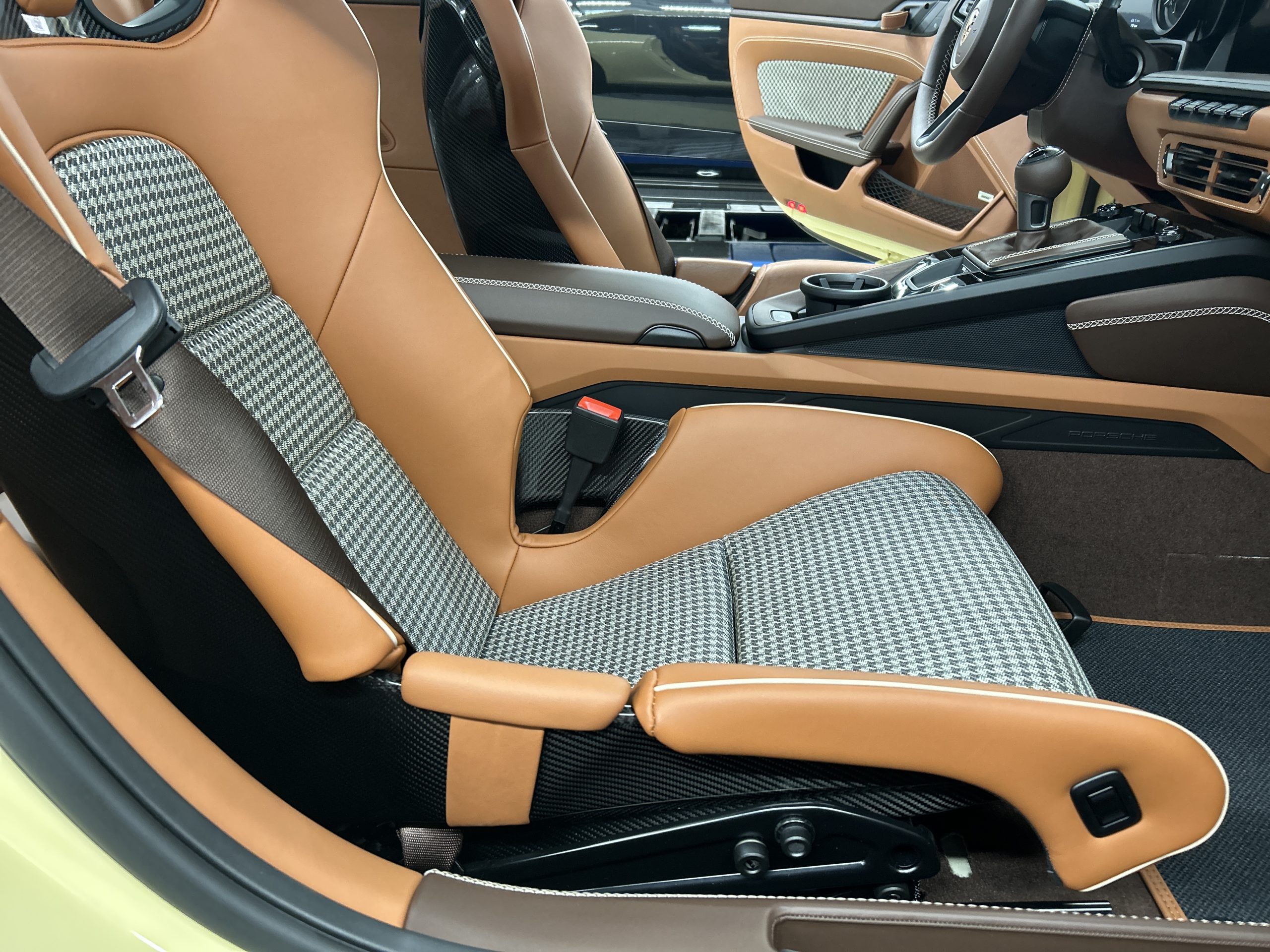 ポルシェ　バケットシート　シートアジャスター　BOND　ボンド　葛飾　東京