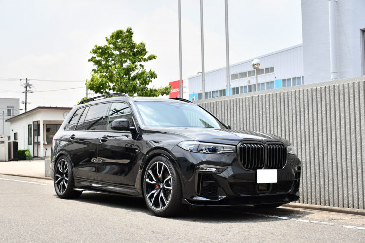 BMW　X7　Mスポーツ　ローダウン　ブラックアウト　ブラックグリル　Mパフォーマンス　カスタム　名古屋