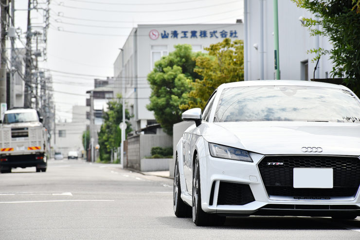愛知県　名古屋　アウディ　TTRS　Audi　ローダウン　サス交換　スペーサー　アライメント　カスタム