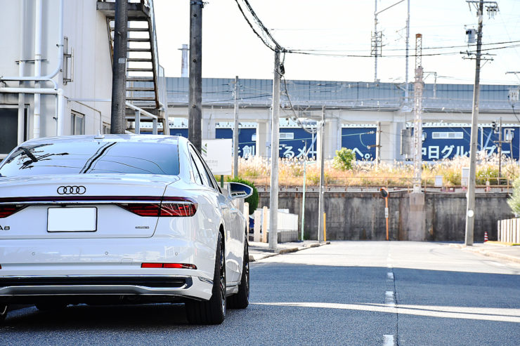 愛知県　名古屋　Audi　アウディ　A8　ローダウン　スペーサー　カスタム