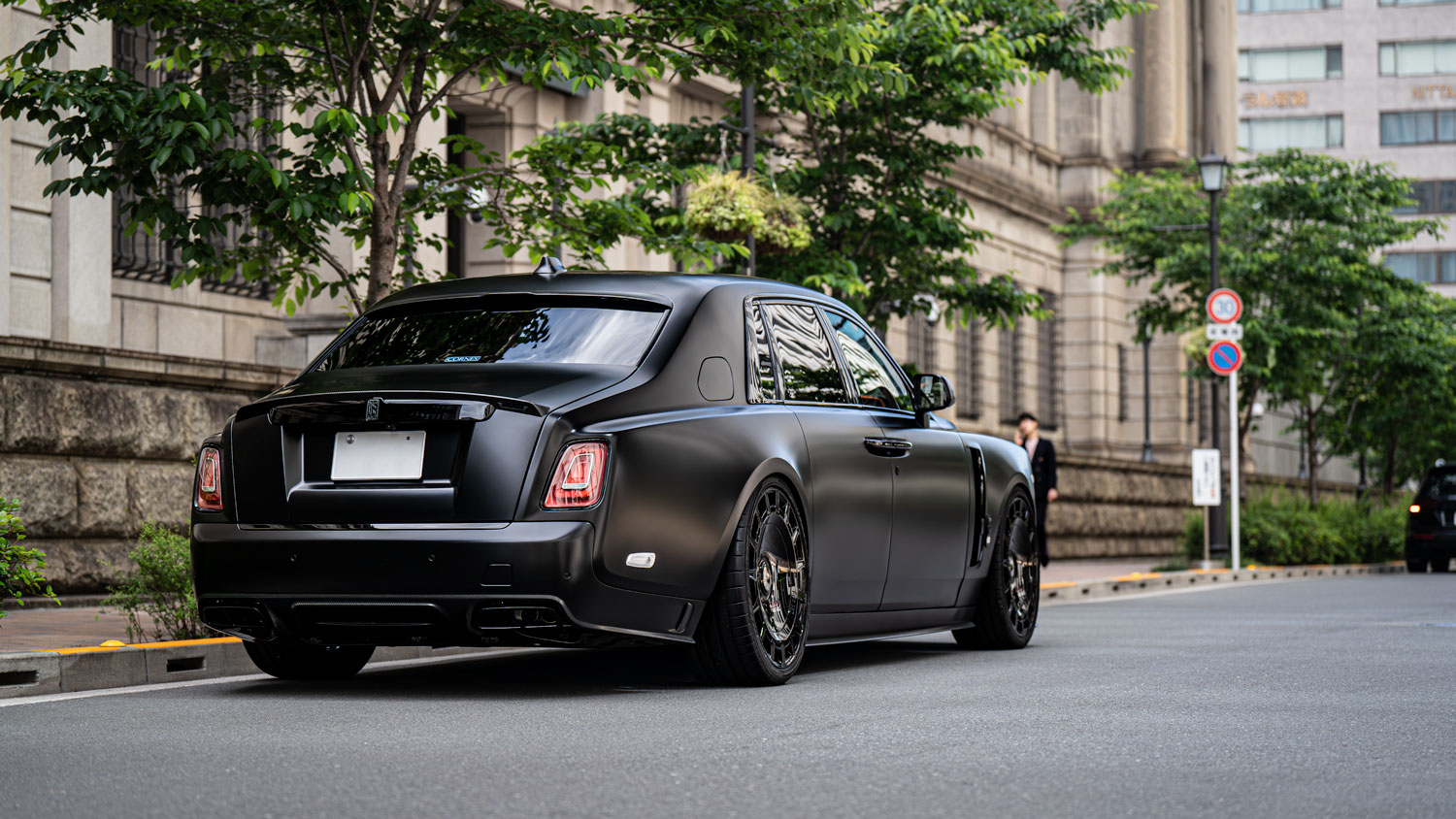 ロールスロイス ファントム8 シリーズ2 マンソリー ローダウン 24インチ マットブラック ブラックアウト プロテクションフィルム カスタム 名古屋