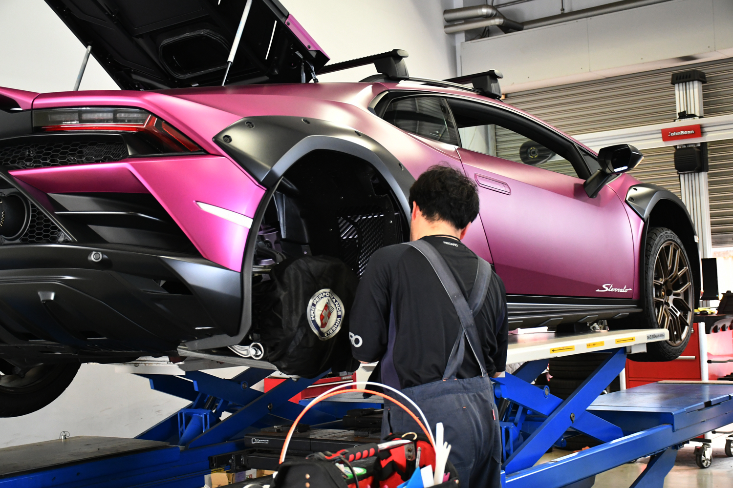 愛知県　名古屋　ランボルギーニ　ウラカン　ステラート　ASR　Lamborghini　Huracan　Sterrato　カスタム　ボンド　ASR　ボンド名古屋