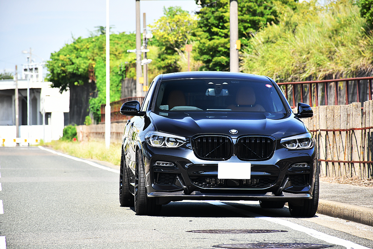 愛知県　名古屋　BMW　G02　X4　カスタム　ローダウン　BCフォージド　３Dデザイン　リップ　KW　22インチ　ブラックアウト　ボンド　ボンド名古屋