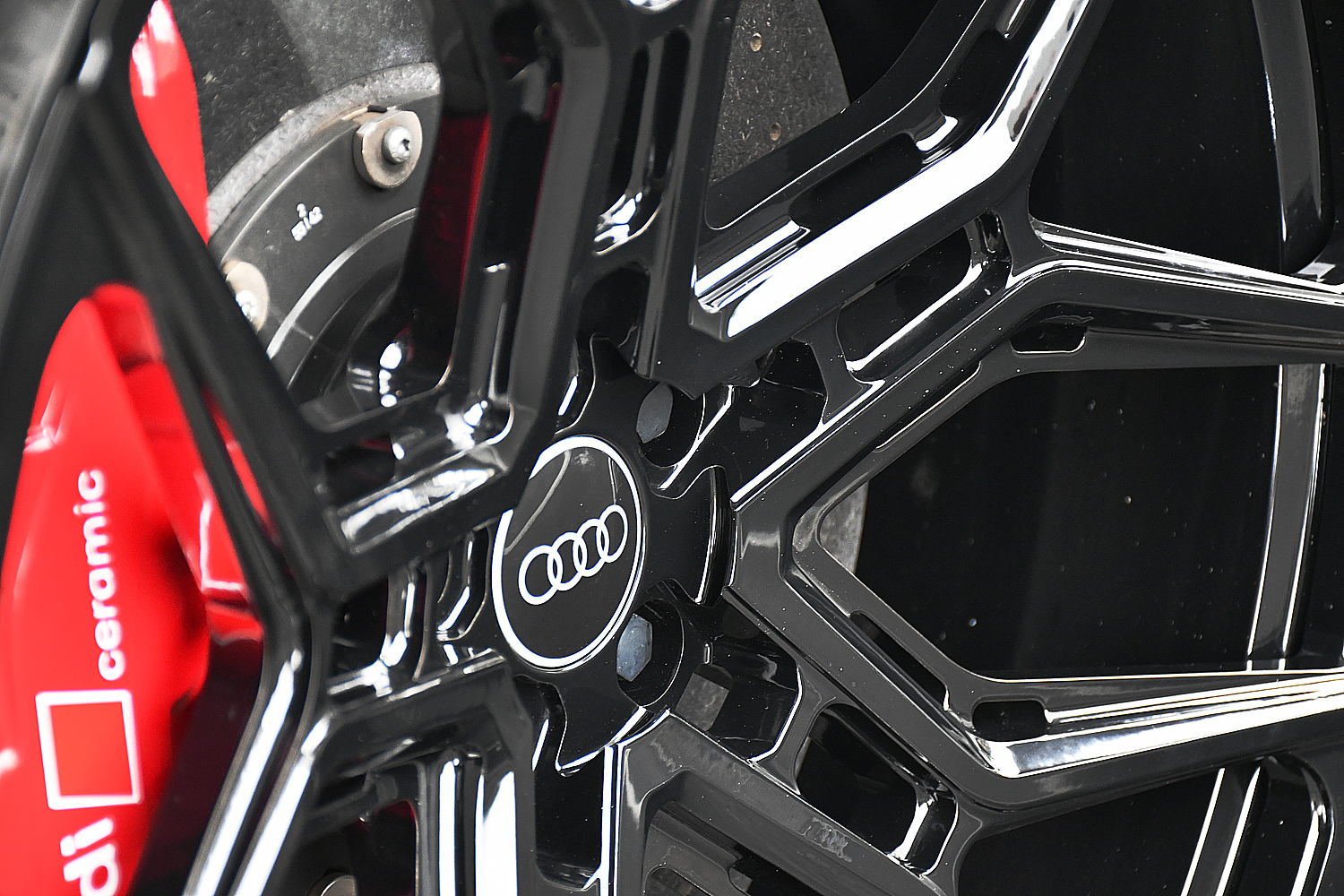 愛知県　名古屋　AUDI　RSQ8　カスタム　VOSSEN　ホイール　23インチ　アウディ　ヴォッセ　ボンド　ボンド名古屋