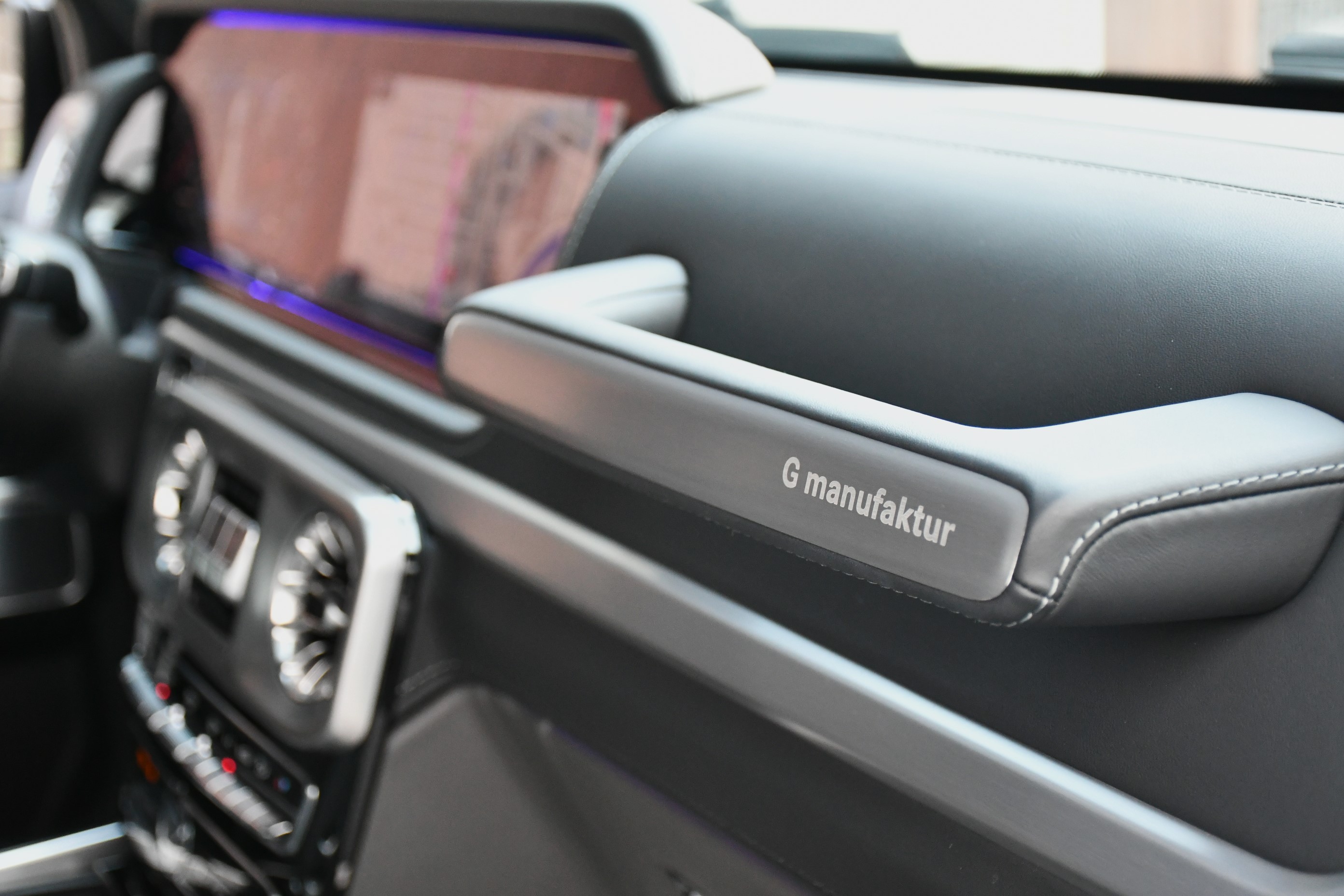 ボンドカーズ名古屋 bond cars NAGOYA ベンツ MercedesBenz MercedesAMG G63 マヌファクトゥーアインテリア+ マヌファクトゥーアプログラム+ オブシディアンブラック 左ハンドル W463A ブラッシュガード ブラックアウト 在庫車 新入庫