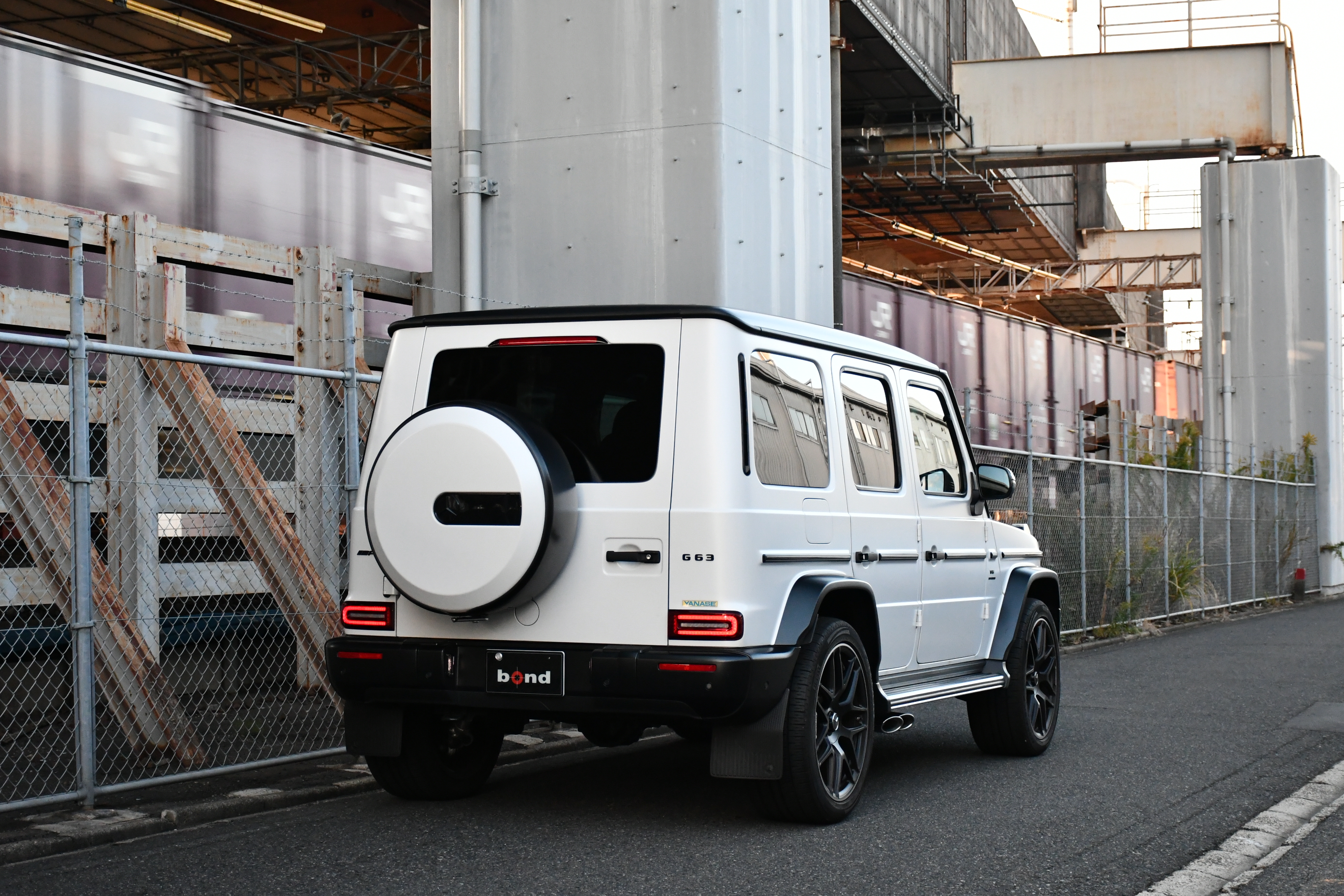 ボンドカーズ名古屋　bond cars NAGOYA　G63　マグノオパリスホワイト　マグノヒーローエディション　AMG　カーボンインテリア　マットホワイト　限定車　ナイトパッケージ