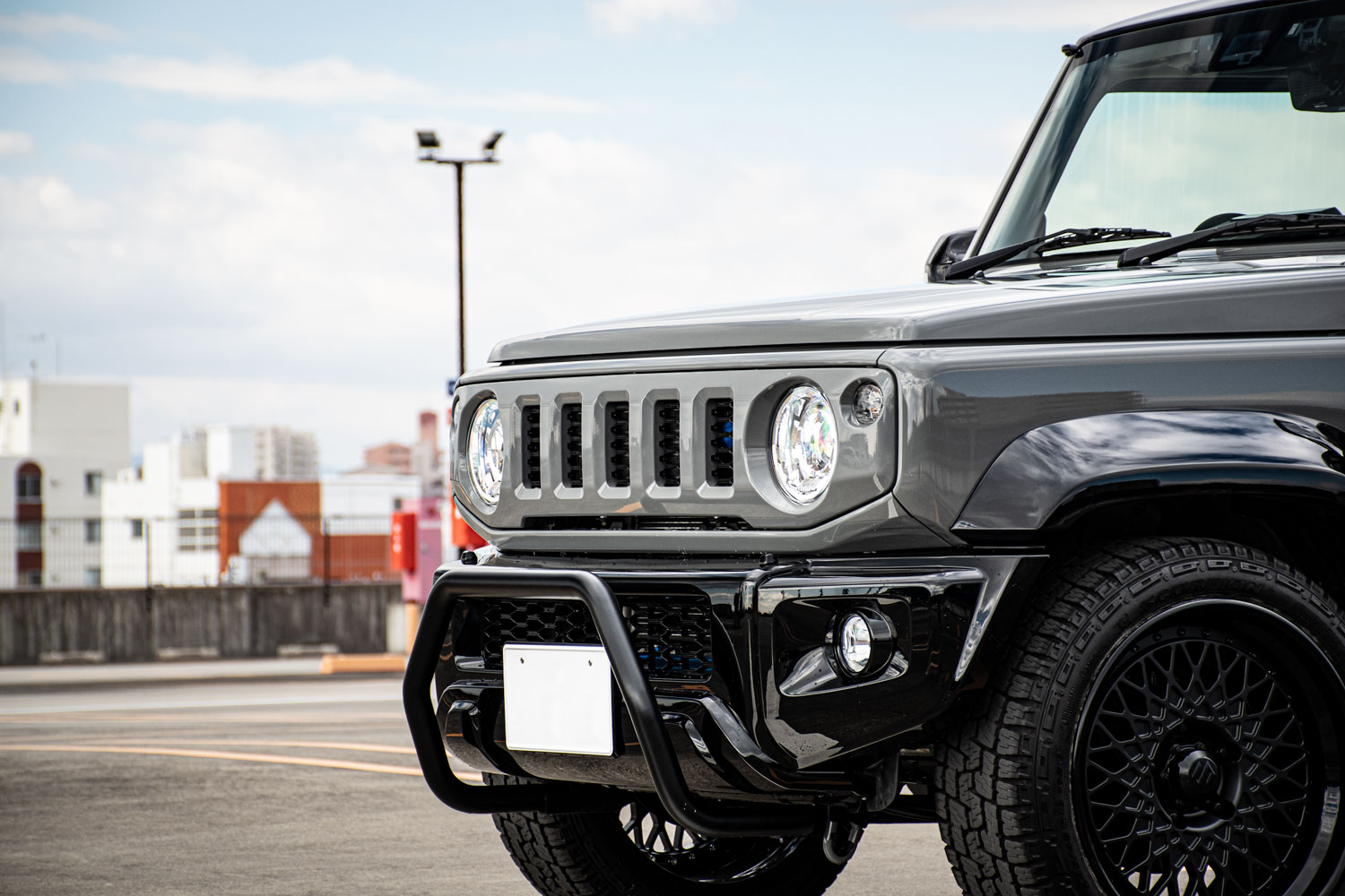 スズキ ジムニー JB74 SUZUKI JIMNY ローダウン 車高調 HRE アメ鍛 19インチ 電動ステップ 背面タイヤスムージング ルーフペイント カスタム 名古屋