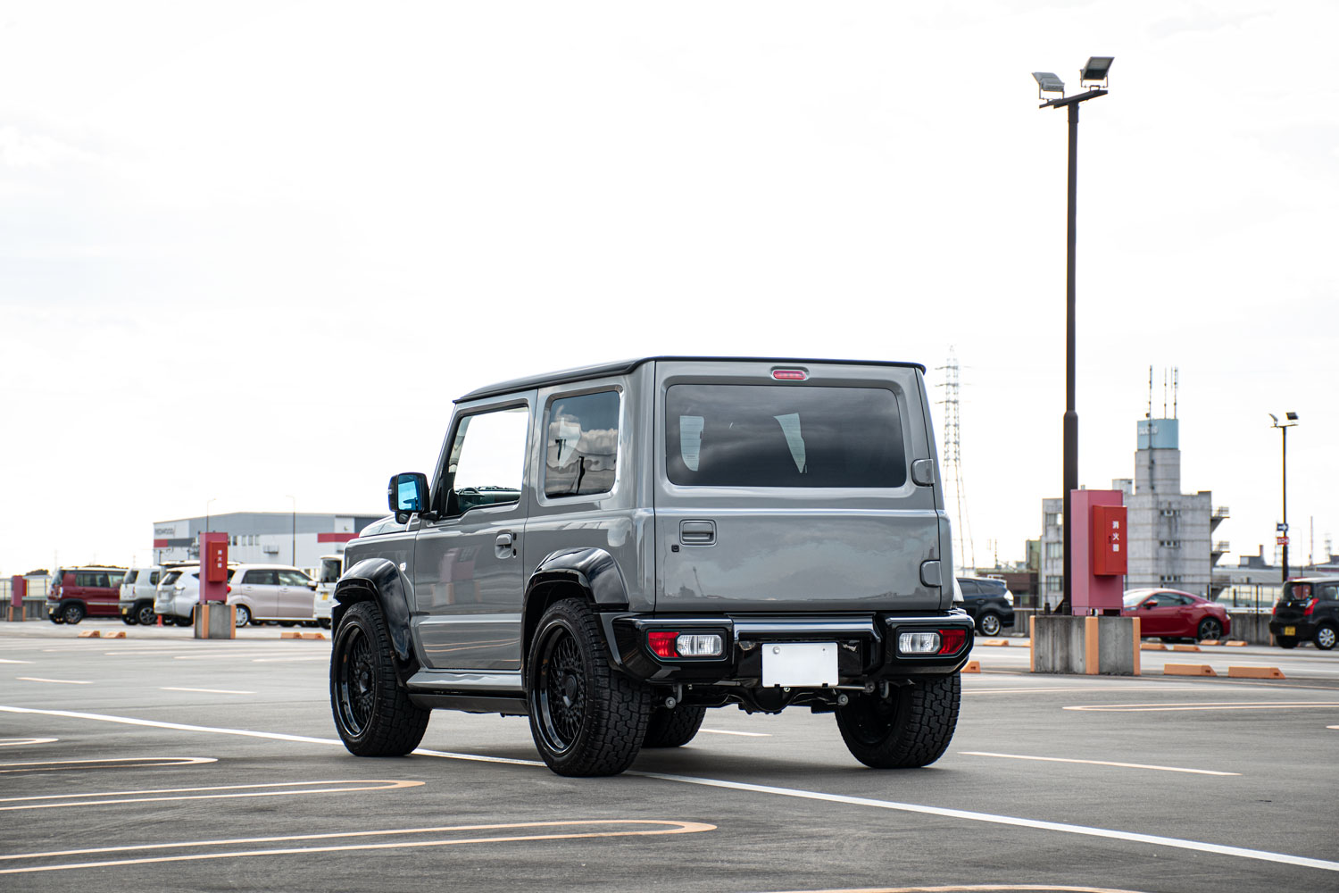 スズキ ジムニー JB74 SUZUKI JIMNY ローダウン 車高調 HRE アメ鍛 19インチ 電動ステップ 背面タイヤスムージング ルーフペイント カスタム 名古屋