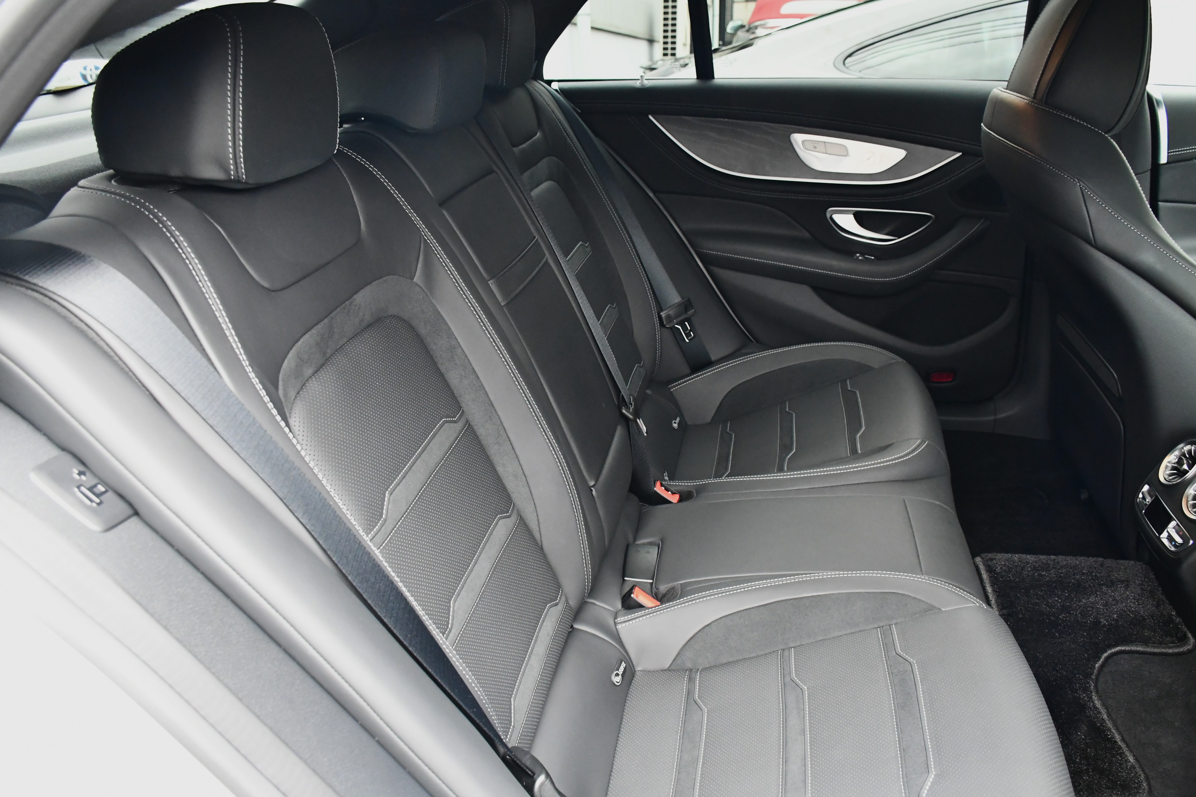 ボンドカーズ名古屋 bond cars NAGOYA メルセデスベンツ MercedesAMG GT43 GT43 AMG RIDE CONTROL+パッケージ オパリスホワイト Burmesterサラウンド MercedesAMG GT43 4MATIC+ 在庫車 新入庫 ヘッドアップディスプレイ 右ハンドル 正規ディーラー車