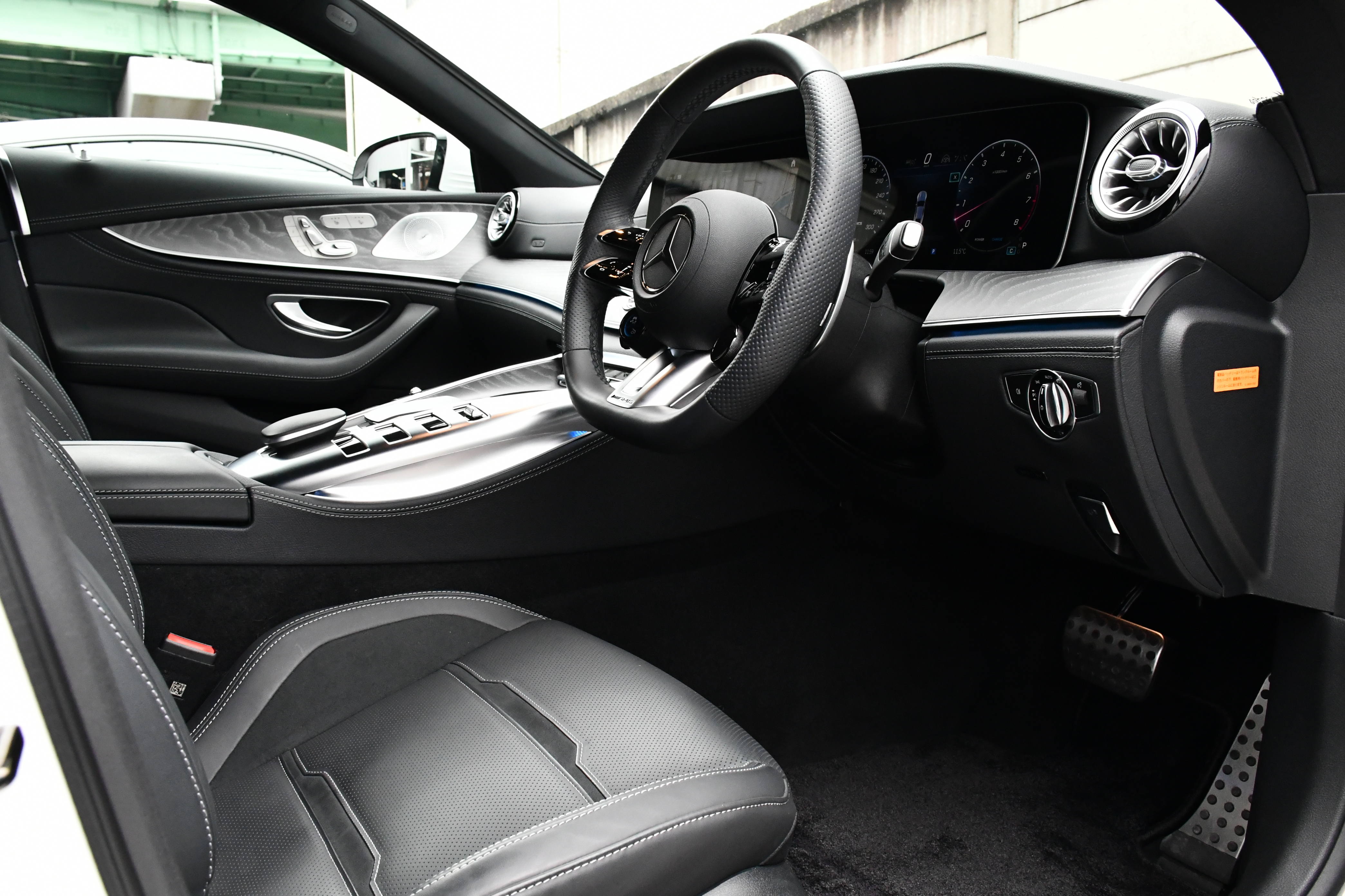 ボンドカーズ名古屋 bond cars NAGOYA メルセデスベンツ MercedesAMG GT43 GT43 AMG RIDE CONTROL+パッケージ オパリスホワイト Burmesterサラウンド MercedesAMG GT43 4MATIC+ 在庫車 新入庫 ヘッドアップディスプレイ 右ハンドル 正規ディーラー車