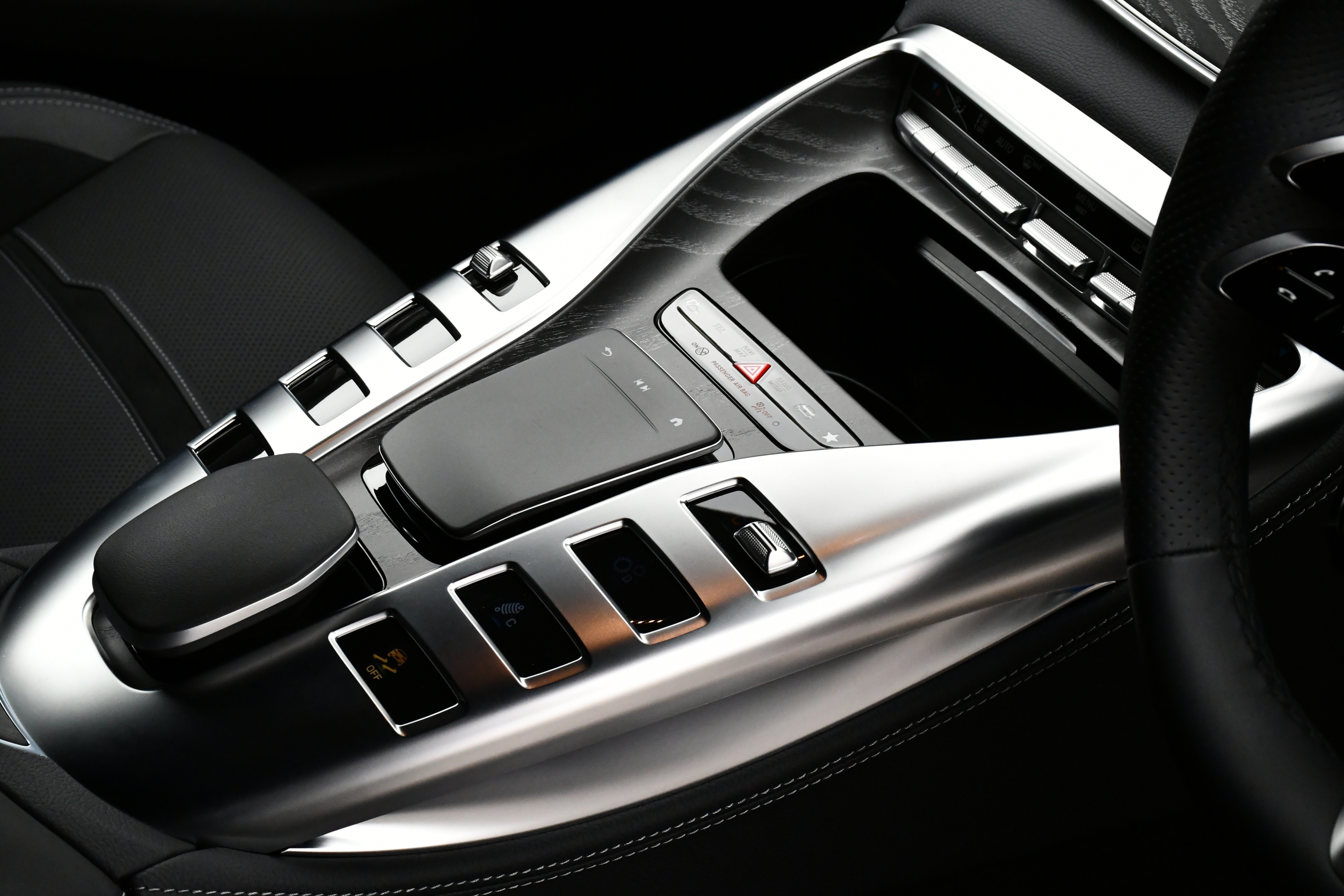 ボンドカーズ名古屋 bond cars NAGOYA メルセデスベンツ MercedesAMG GT43 GT43 AMG RIDE CONTROL+パッケージ オパリスホワイト Burmesterサラウンド MercedesAMG GT43 4MATIC+ 在庫車 新入庫 ヘッドアップディスプレイ 右ハンドル 正規ディーラー車