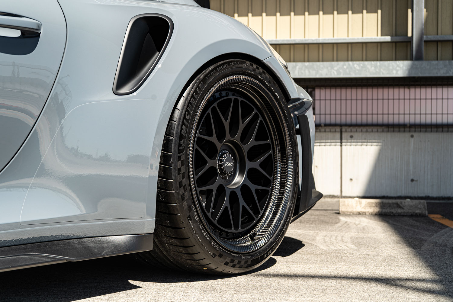 Porsche　ポルシェ　992　GT3RS　ローダウン　ホイール　HRE　アメ鍛　CRBN　Classic300　カスタム　名古屋