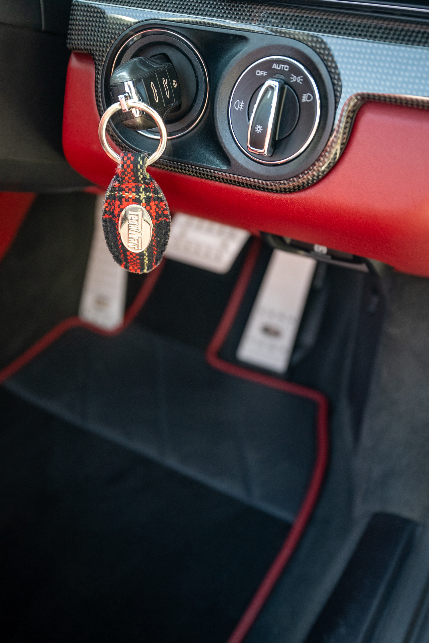 愛知県 名古屋 ポルシェ Porsche 991.2 turbo ターボ カスタム テックアート 内装 TECHART HRE 21インチ ローダウン ボンド ボンド名古屋