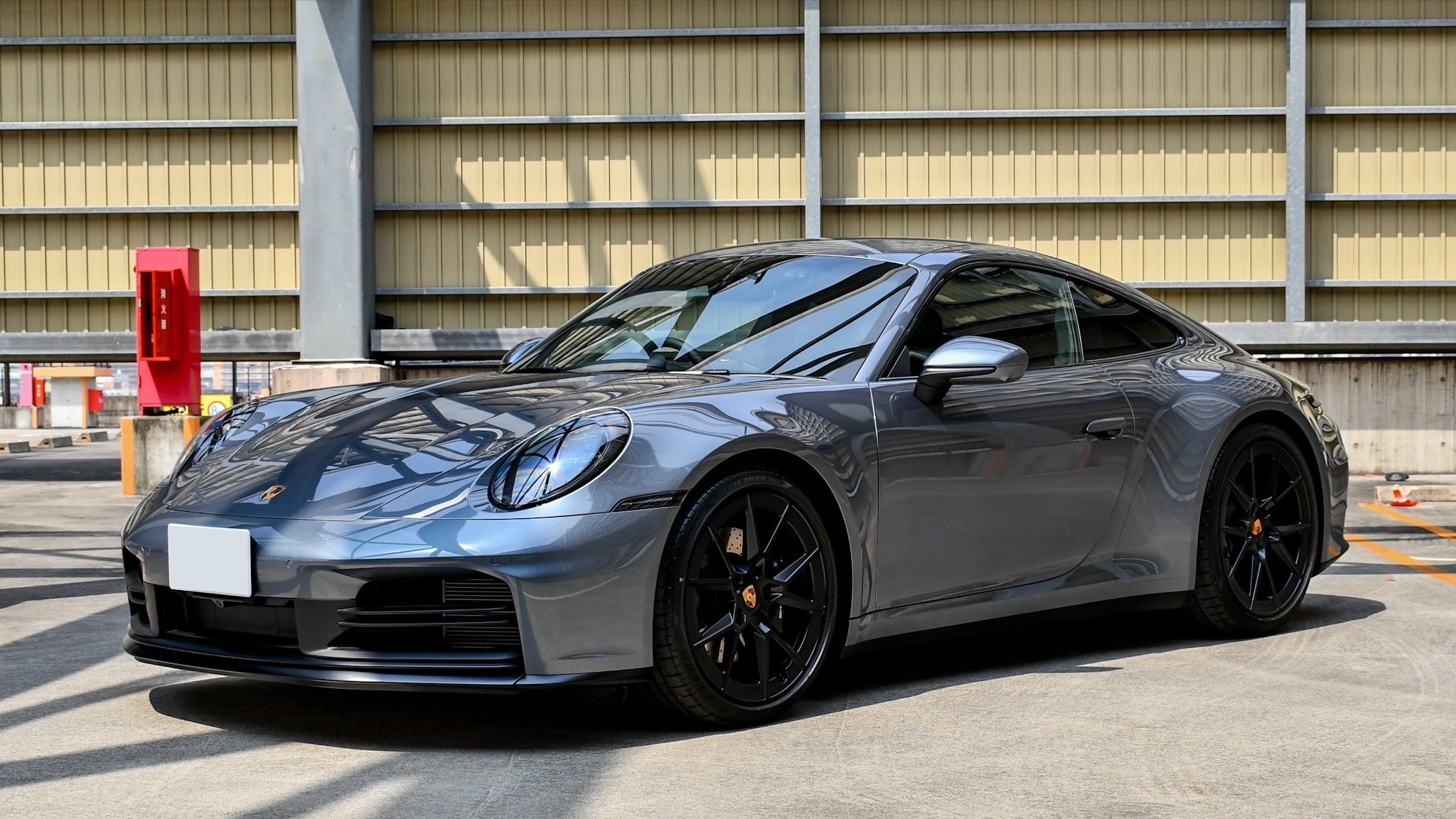 Porsche 911 992.2 Carerra T プチブラックアウト&スモークフィルム施工♪