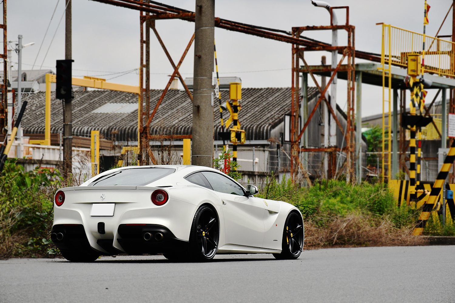 愛知県 名古屋 フェラーリ カスタム FERRARI F12 ローダウン ホイール HRE 22インチ P207 ボンド ボンド名古屋
