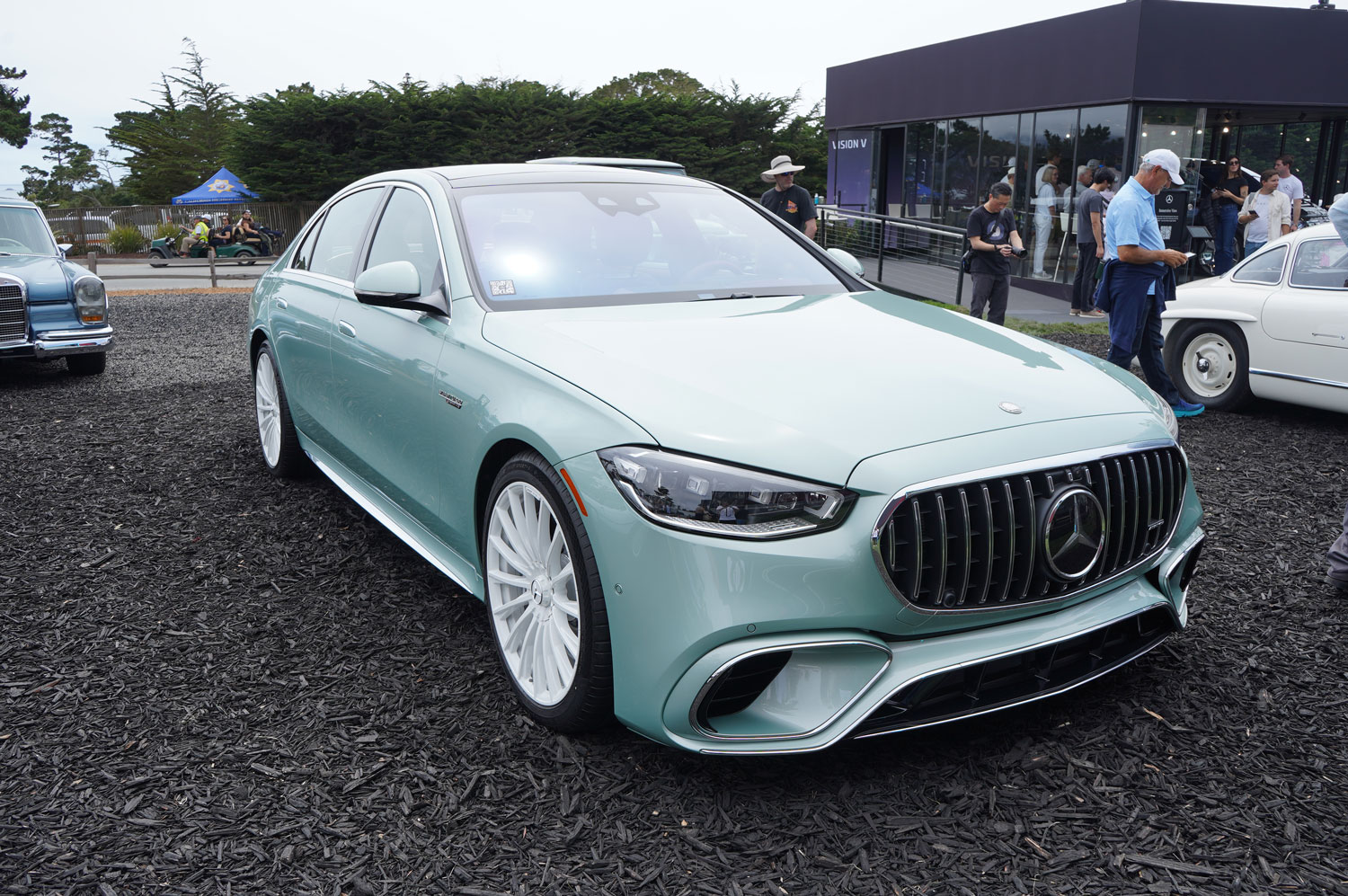 モントレーカーウィーク　ペブルビーチ　メルセデスベンツ　AMG　マイバッハ　カスタム