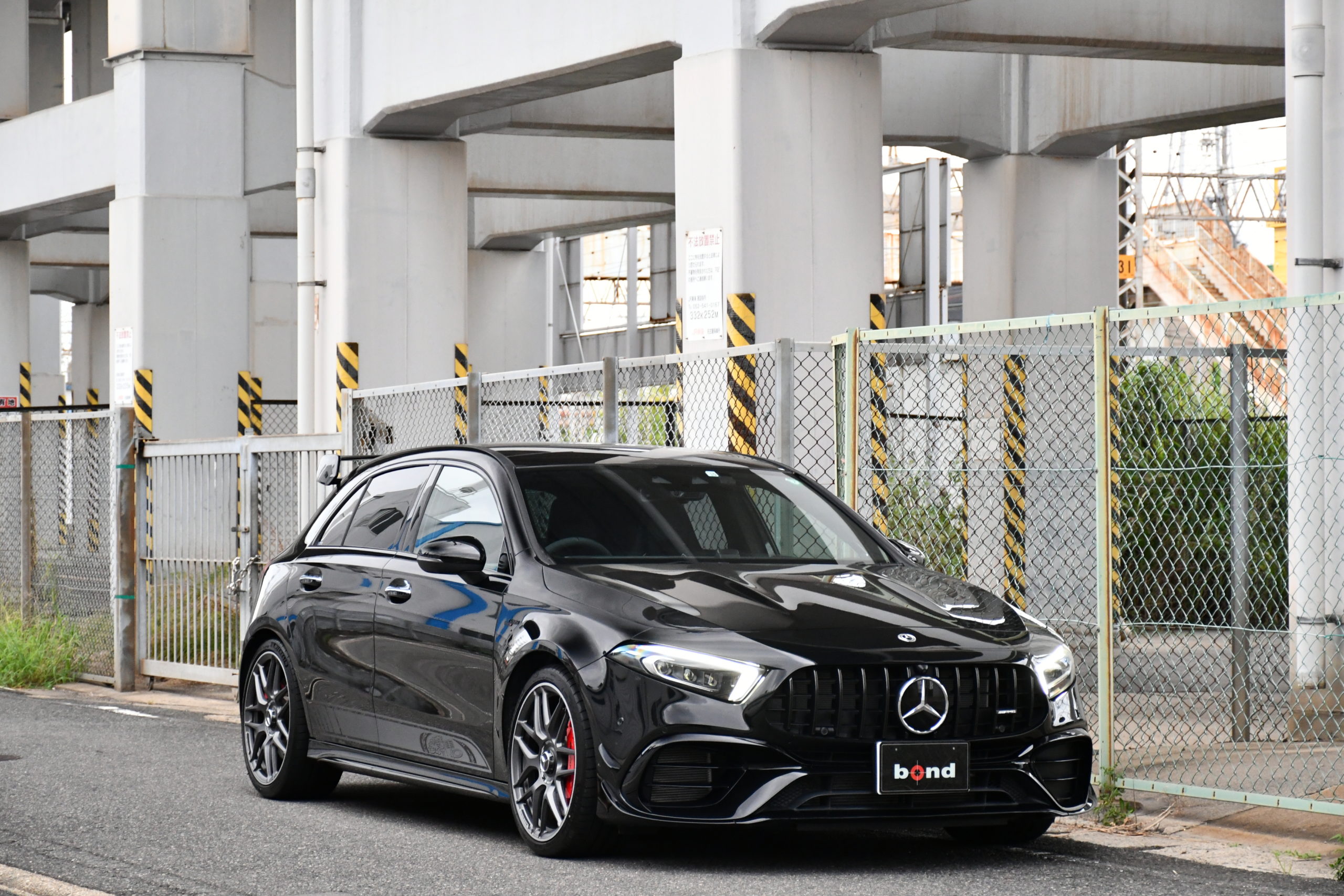 ボンドカーズ名古屋 bond cars NAGOYA メルセデスベンツ MercedesBenz メルセデスAMG MercedesAMG A45S エディション55 edition55 限定車 正規ディーラー車 ナイトパッケージ AMG 専用 ベンチレーション シートヒーター ヘッドアップディスプレイ AMGパフォーマンスシート 新入庫 在庫車 限定30台 コスモスブラック