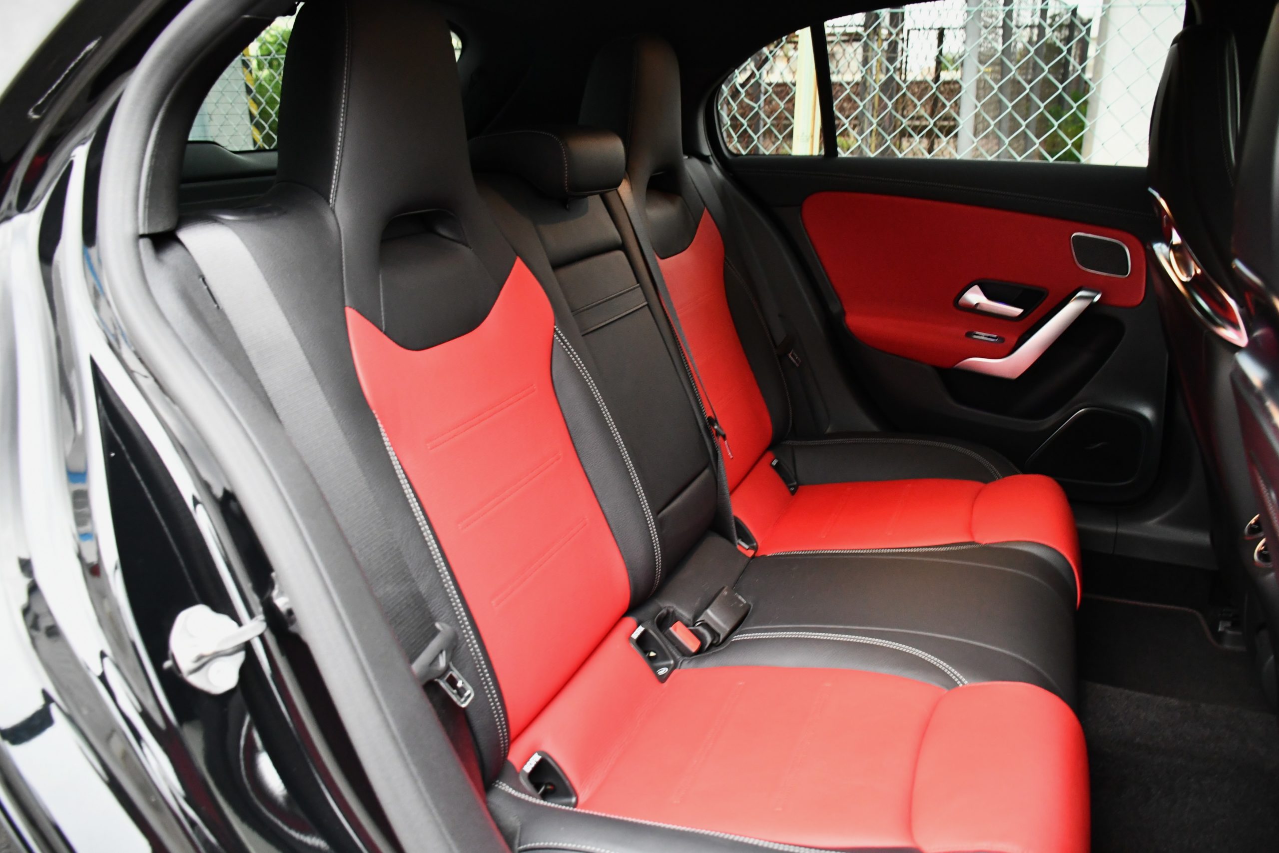 ボンドカーズ名古屋 bond cars NAGOYA メルセデスベンツ MercedesBenz メルセデスAMG MercedesAMG A45S エディション55 edition55 限定車 正規ディーラー車 ナイトパッケージ AMG 専用 ベンチレーション シートヒーター ヘッドアップディスプレイ AMGパフォーマンスシート 新入庫 在庫車 限定30台 コスモスブラック