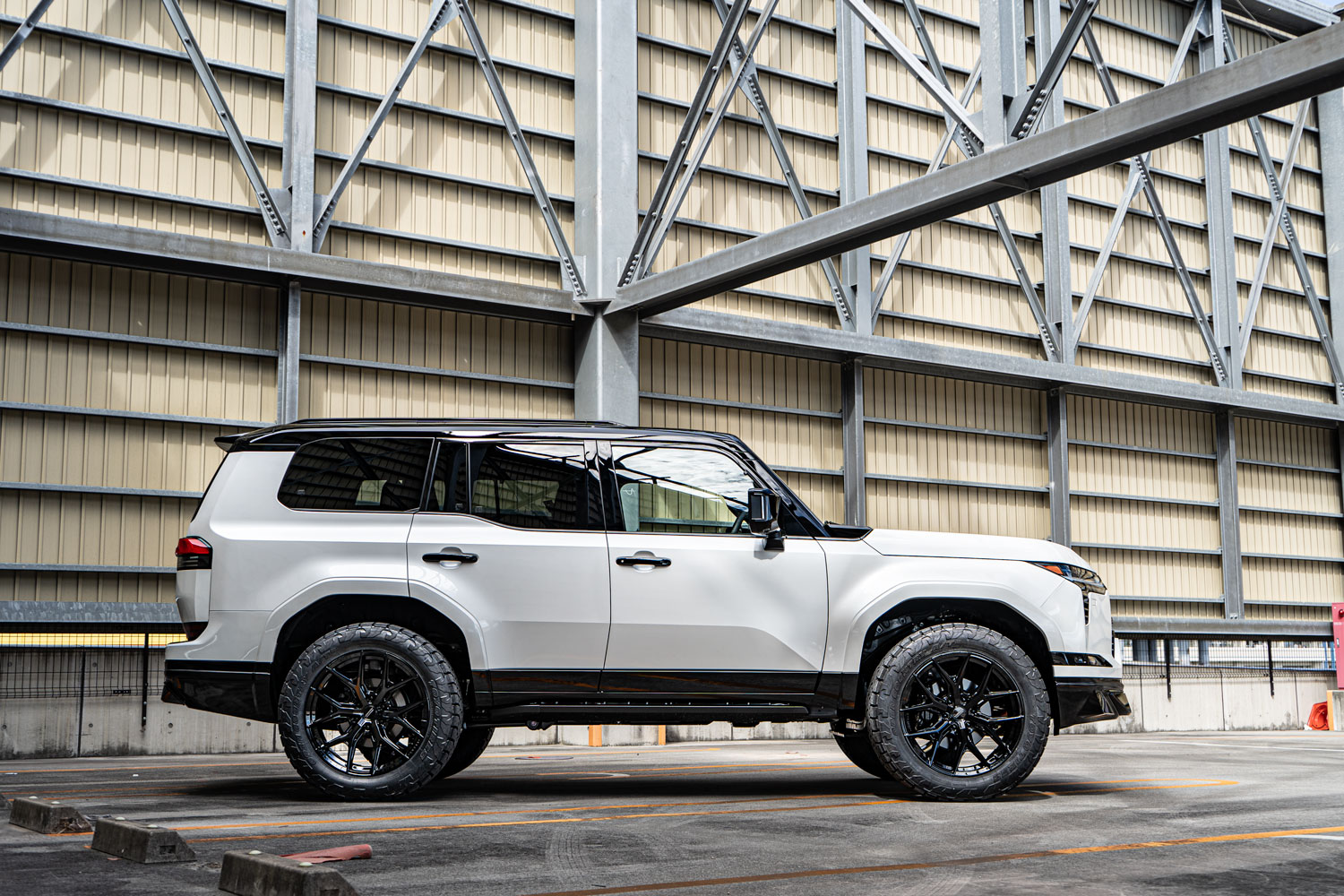 レクサス LEXUS GX550 GX リフトアップ ホイール 22インチ VOSSEN ブラックアウト カスタム 名古屋
