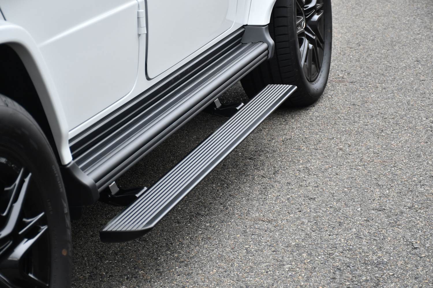 愛知県 名古屋 ベンツ カスタム W465 G450d ローダウン 電動サイドステップ ボンド ボンド名古屋