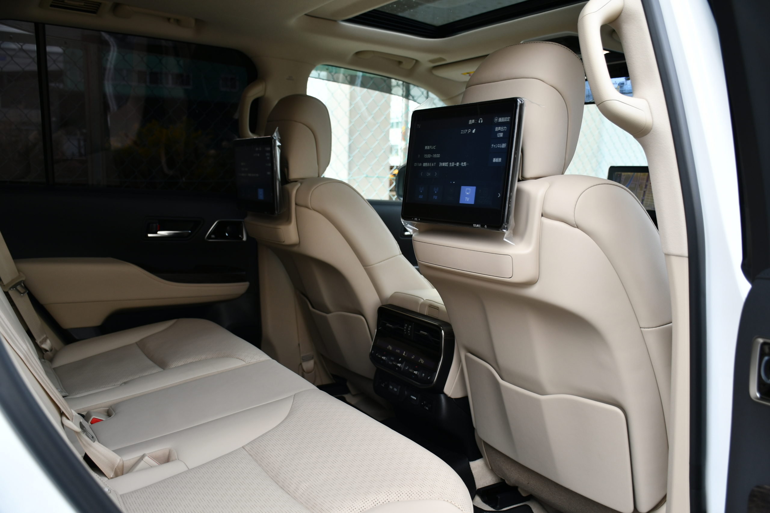 ボンドカーズ名古屋 bond cars NAGOYA トヨタ TOYOTA ランクル 300 カスタム JAOS JBL リアシートエンターテイメント クールボックス ルーフレール 寒冷地仕様 在庫車 新入庫