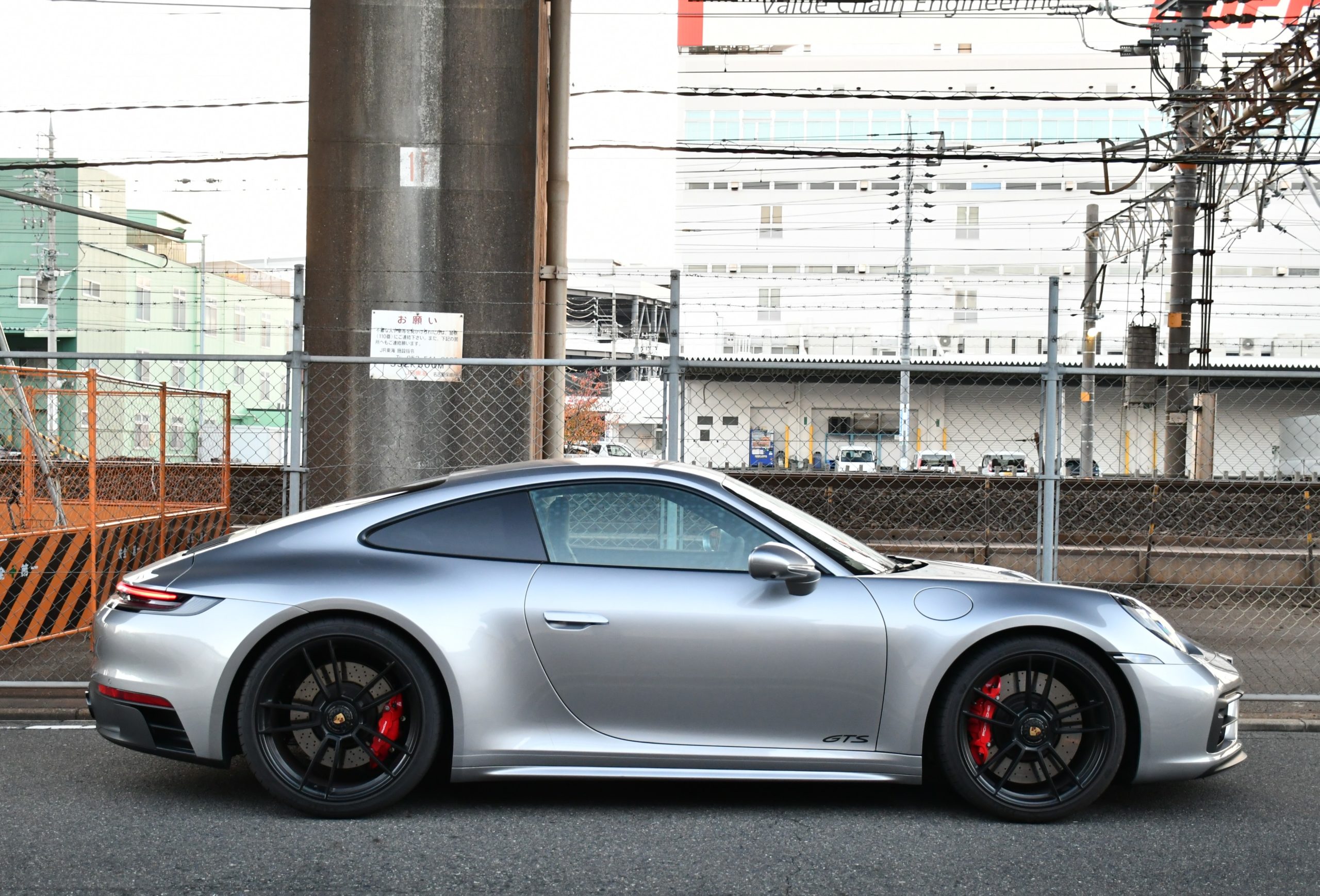 ボンドカーズ名古屋 bond cars NAGOYA PORSCHE ポルシェ 911 992.1 カレラ Carrera4GTS フロントリフター BOSEサウンド 左ハンドル 正規ディーラー車 スポーツクロノパッケージ シートヒーター GTSインテリア レッドキャリパー 360°カメラ LEDヘッドライト 在庫車 新入庫