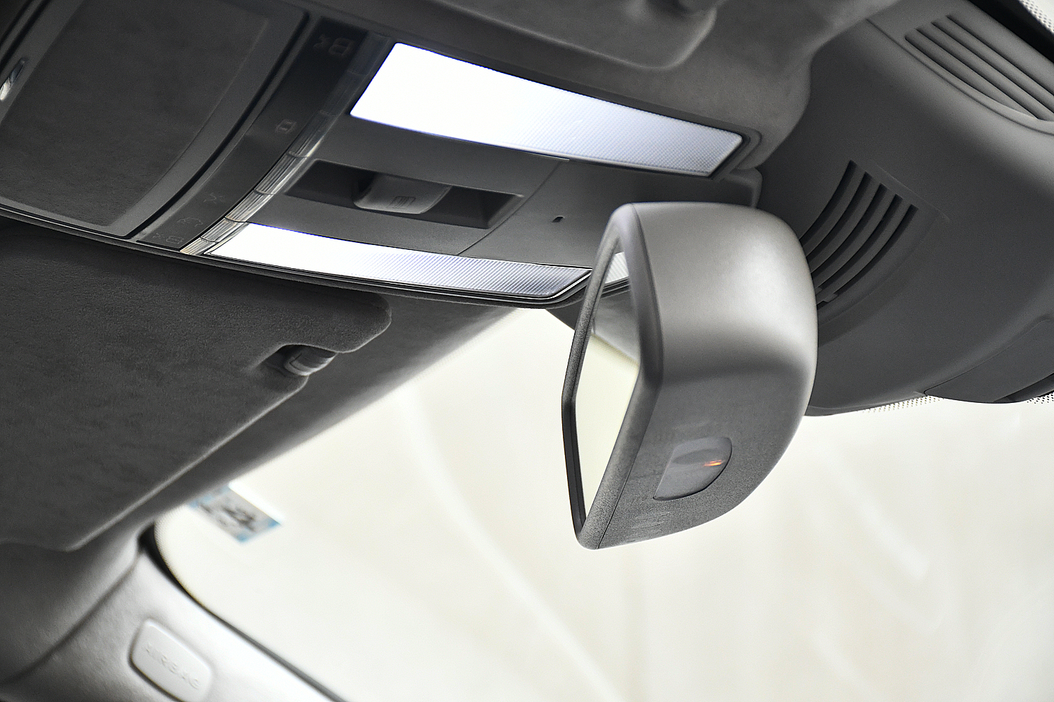 愛知県 名古屋 ベンツ カスタム W221 S63 AMG ローダウン スペーサー取付け ボンド ボンド名古屋