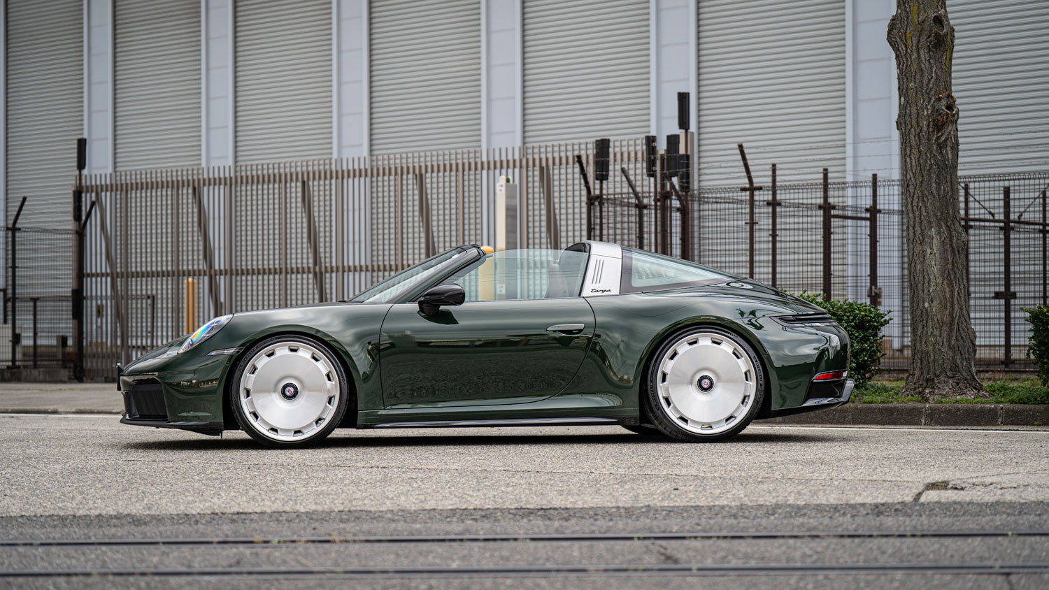 Porsche ポルシェ 992 992.2 タルガ4 GTS Targa ローダウン H&R HRE ホイール カスタム 名古屋