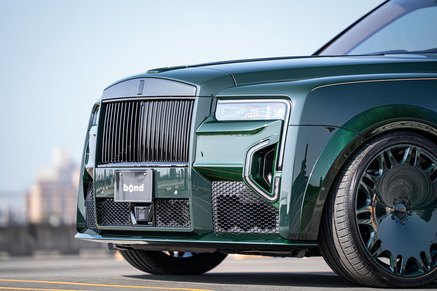 RollsRoyce ロールスロイス Cullinan カリナン ブラックバッジ シリーズⅡ ローダウン ブラバス BRABUS 24インチ ホイール カスタム 名古屋 東京オートサロン