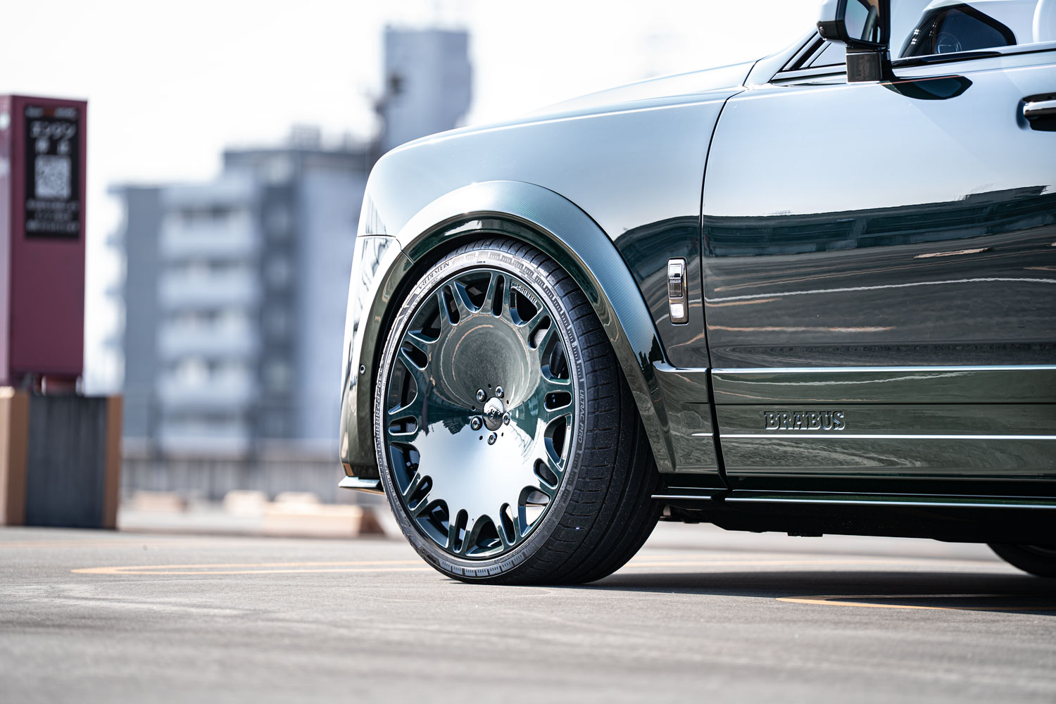 RollsRoyce ロールスロイス Cullinan カリナン ブラックバッジ シリーズⅡ ローダウン ブラバス BRABUS 24インチ ホイール カスタム 名古屋 東京オートサロン