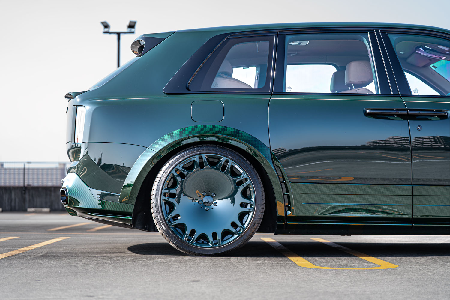 RollsRoyce ロールスロイス Cullinan カリナン ブラックバッジ シリーズⅡ ローダウン ブラバス BRABUS 24インチ ホイール カスタム 名古屋 東京オートサロン