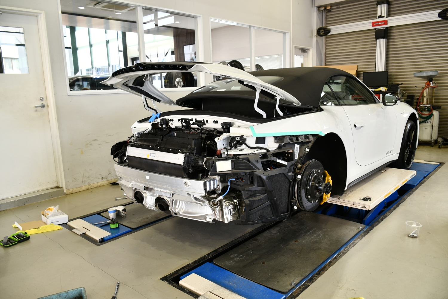 愛知県　名古屋 ポルシェ　Porshce　992.2　GTS　ASR取り付け　ボンド　ボンド名古屋