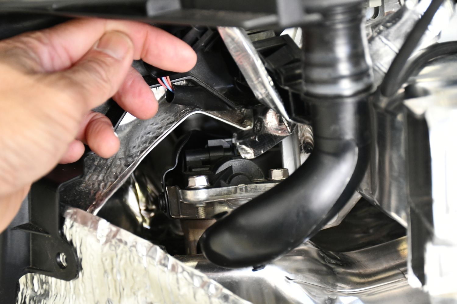 愛知県　名古屋 ポルシェ　Porshce　992.2　GTS　ASR取り付け　ボンド　ボンド名古屋