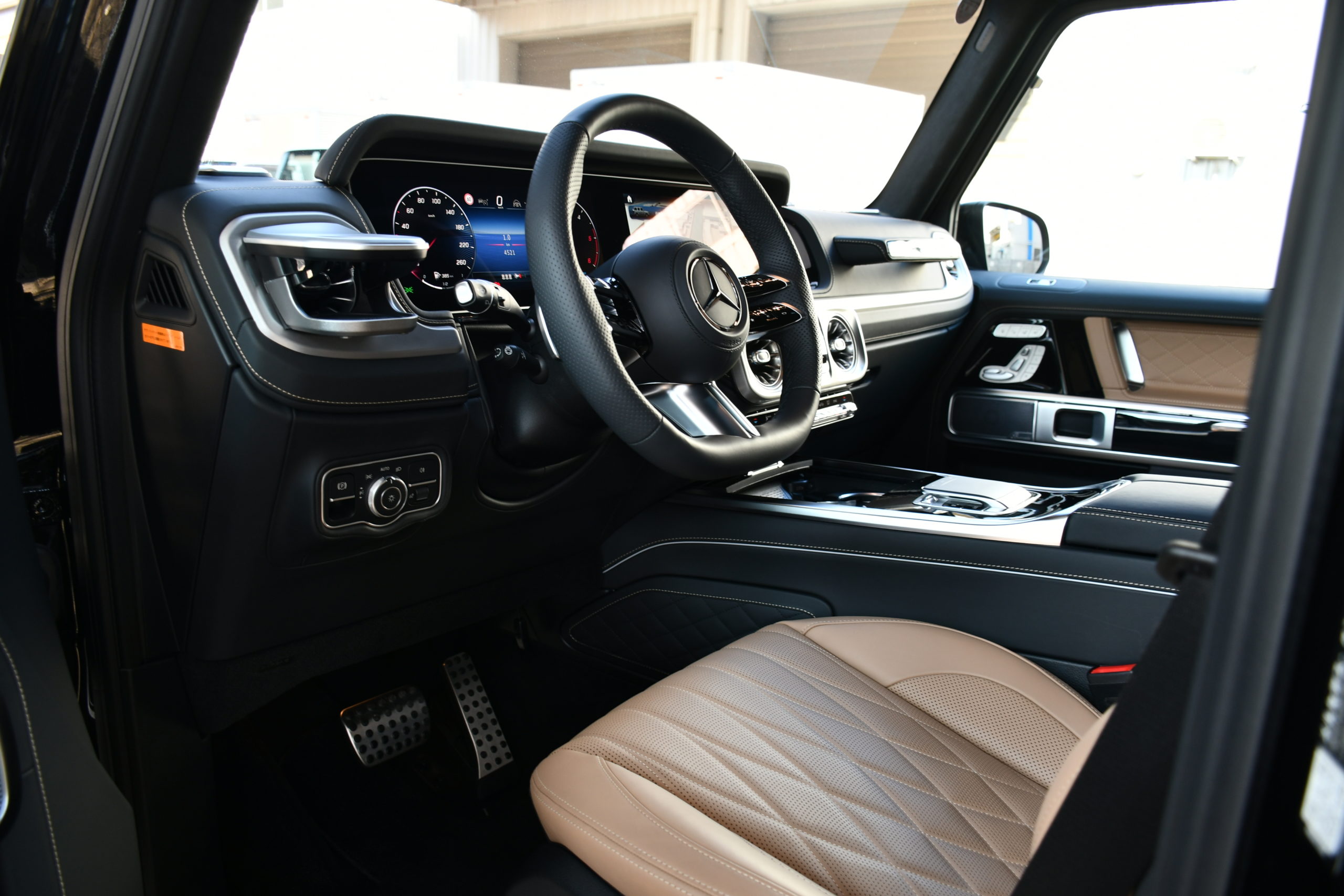 ボンドカーズ名古屋　bond cars NAGOYA　MercedesBenz　メルセデスベンツ　G450d　左ハンドル　正規ディーラー車　マヌファクトゥーア　新型　新入庫　在庫車　W465