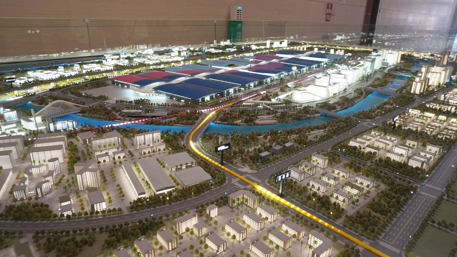 中国 深圳 海外出張 モーターショー