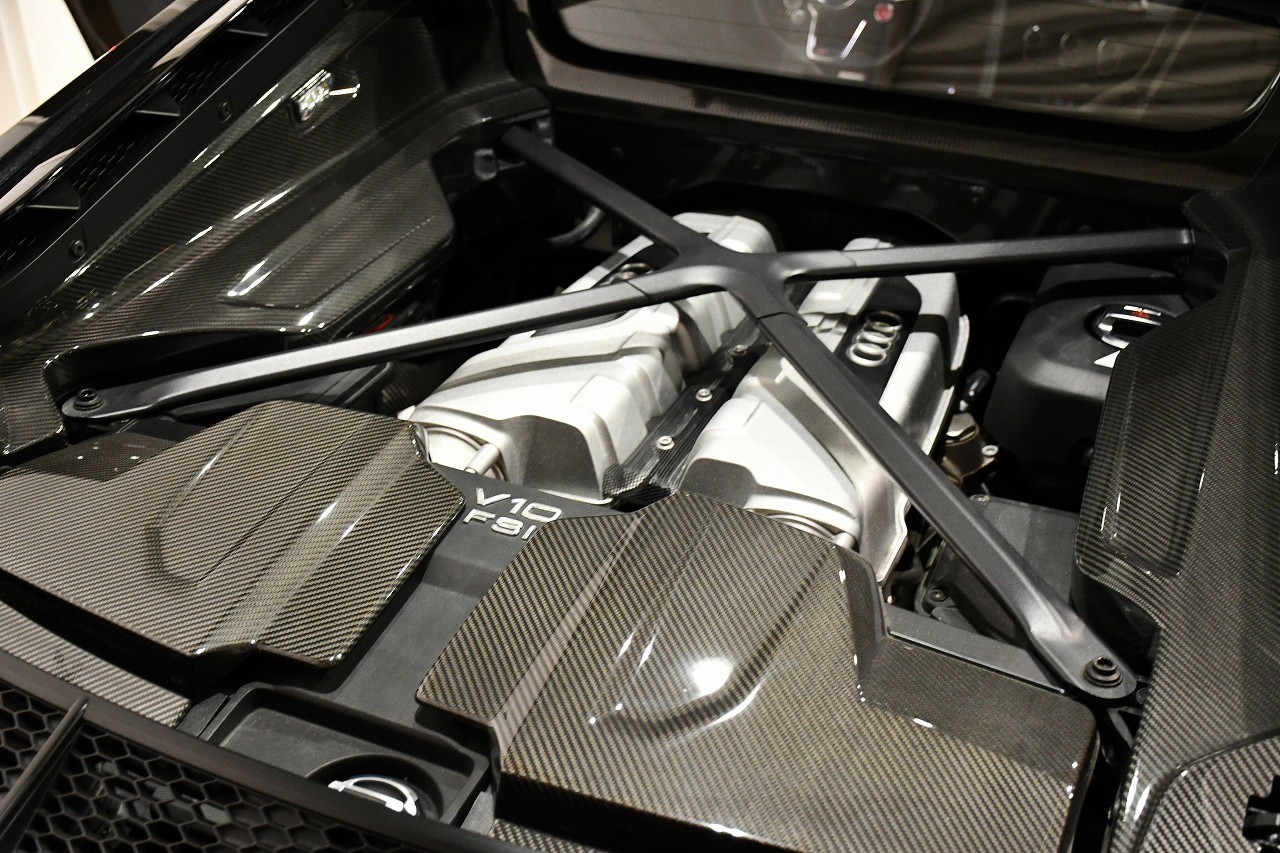 アウディ R8 在庫