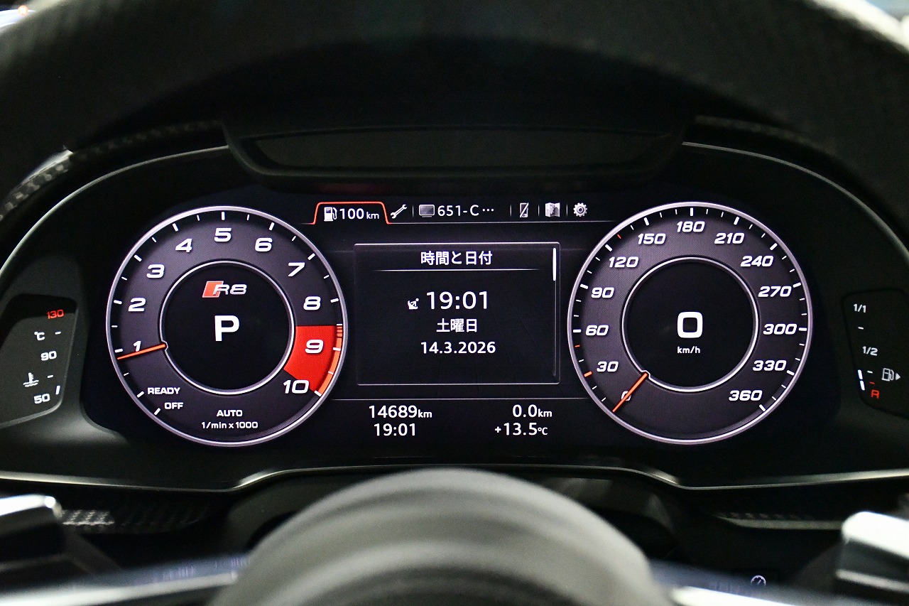 アウディ R8 在庫