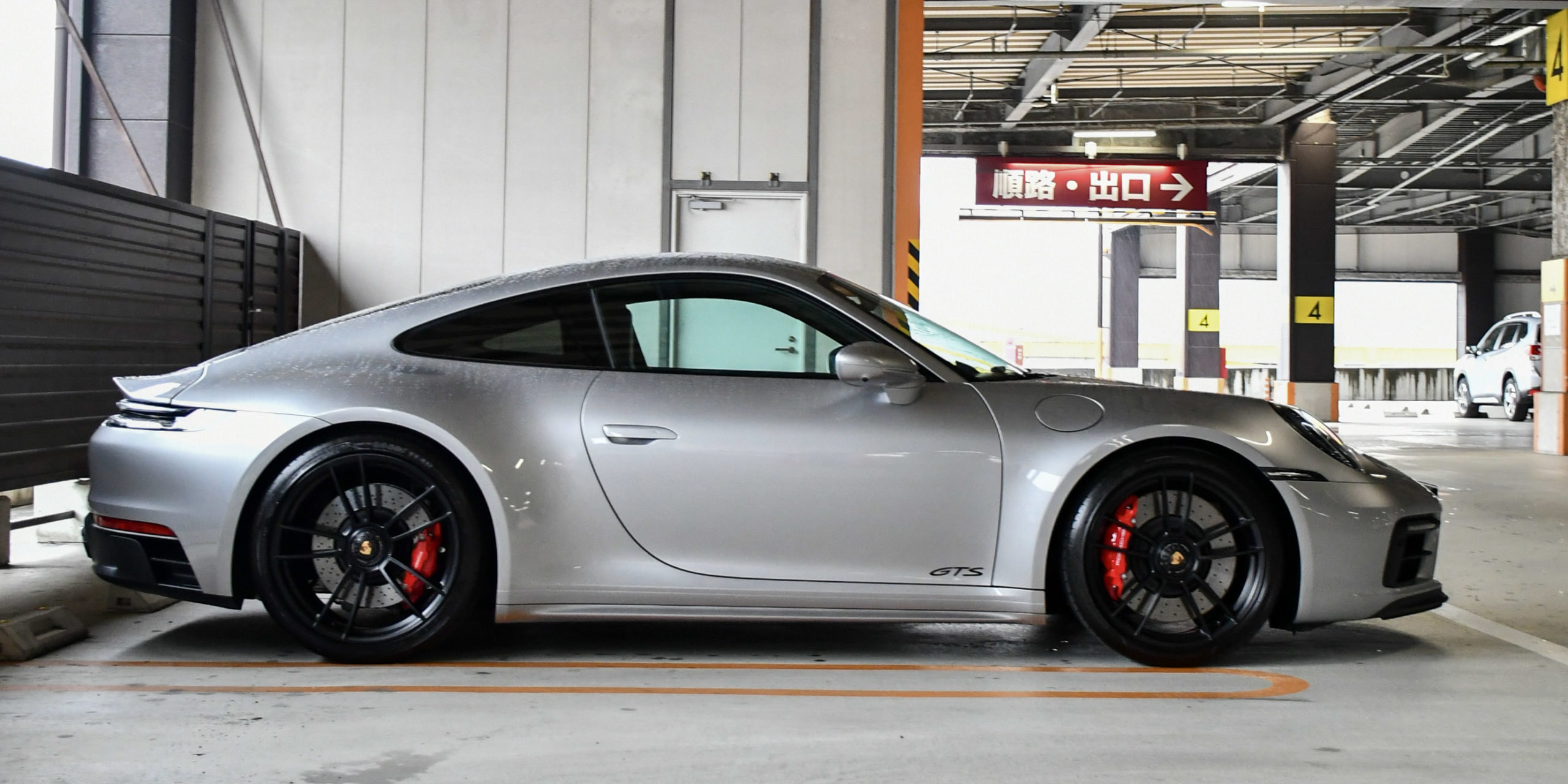 Porsche 992.1 4GTS DISSIDENT AUTOMOTIVE ダックテール