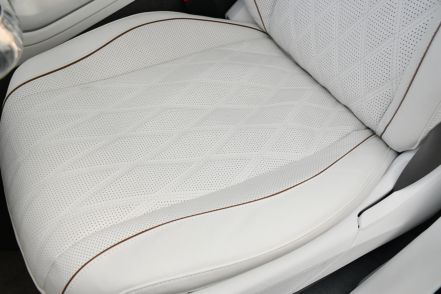 ベンツ メルセデスベンツ X167 GLSマイバッハ GLSクラス GLS GLS専用 シートカバー ボンド ボンド名古屋