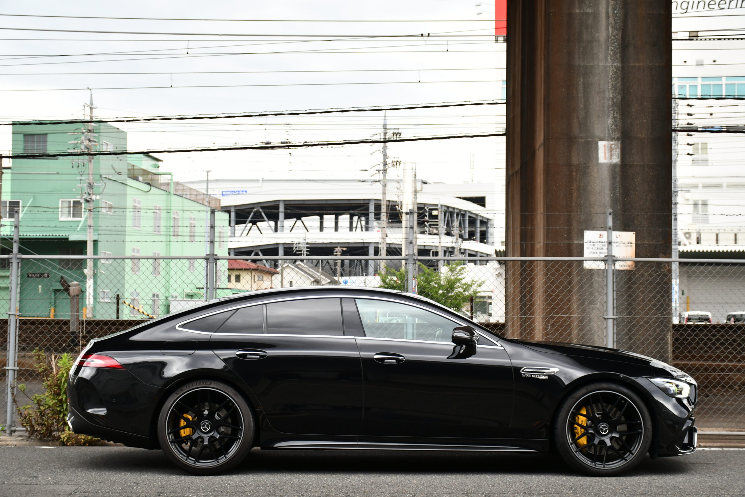 ボンドカーズ名古屋　bond cars NAGOYA　MercedesBenz　メルセデスベンツ　メルセデスAMG　MercedesAMG　AMG　左ハンドル　カーボンインテリア　カーボンエクステリア　AMGカーボンパッケージ　AMG21インチアルミホイール　ヘッドアップディスプレイ　HUD　　ソフトクローズドア　正規ディーラー車　エアサス　オブシディアンブラック　アダプティブクルーズコントロール　新入庫　在庫車