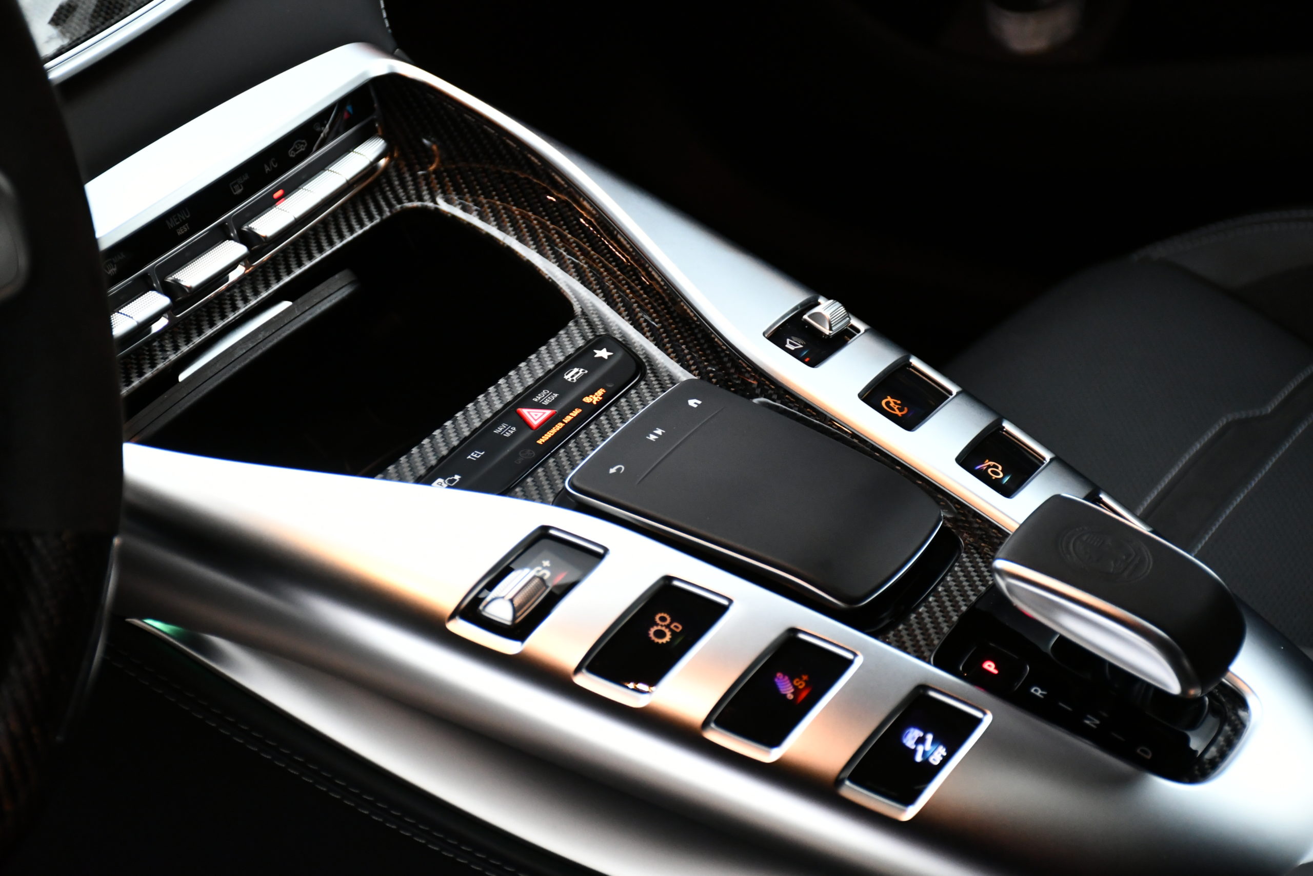 ボンドカーズ名古屋　bond cars NAGOYA　MercedesBenz　メルセデスベンツ　メルセデスAMG　MercedesAMG　AMG　左ハンドル　カーボンインテリア　カーボンエクステリア　AMGカーボンパッケージ　AMG21インチアルミホイール　ヘッドアップディスプレイ　HUD　　ソフトクローズドア　正規ディーラー車　エアサス　オブシディアンブラック　アダプティブクルーズコントロール　新入庫　在庫車