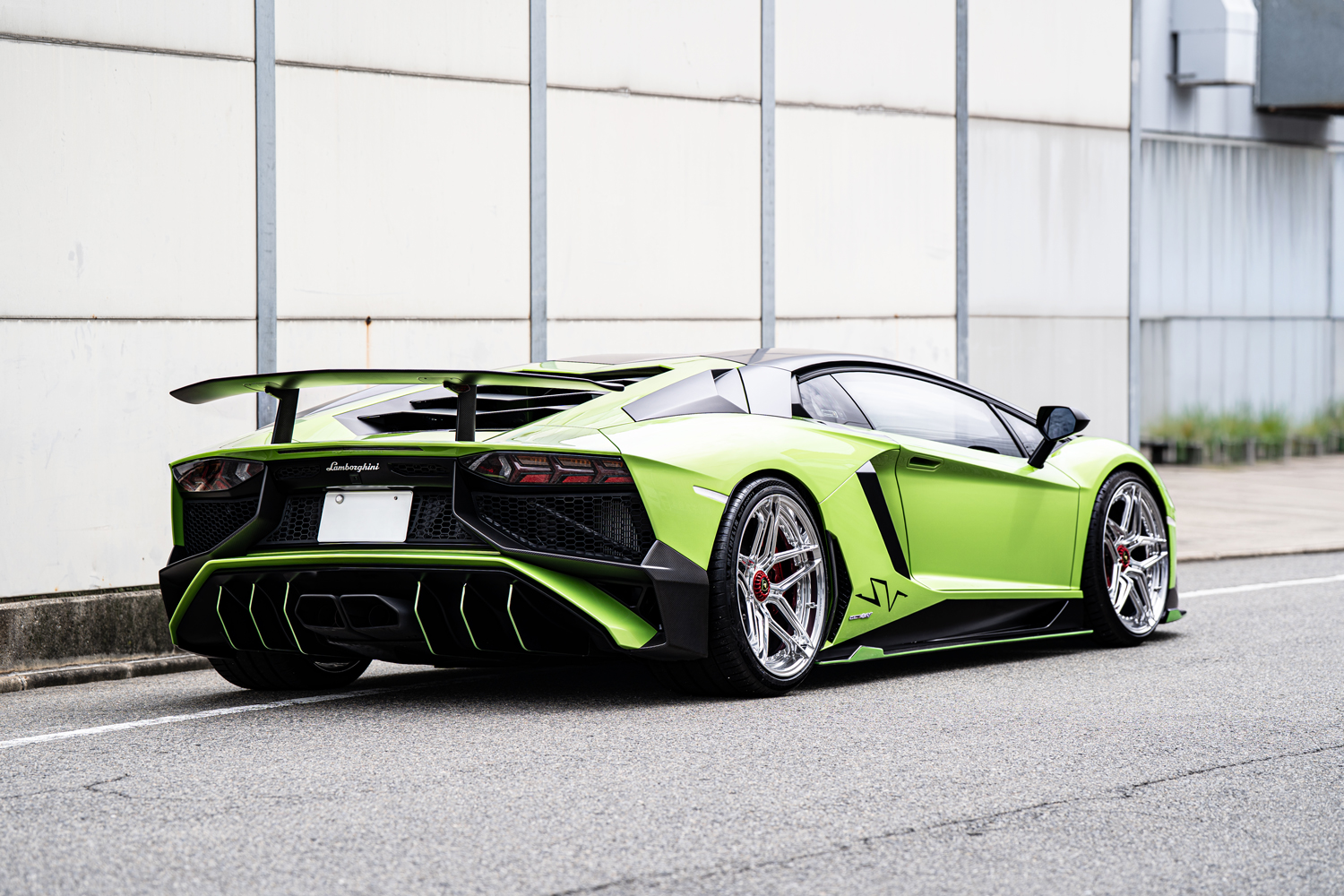 ランボルギーニ　Lamborghini　Aventador　アヴェンタドール　SV　ローダウン　ホイール　アメ鍛　MVフォージド　MV Forged　カスタム　名古屋