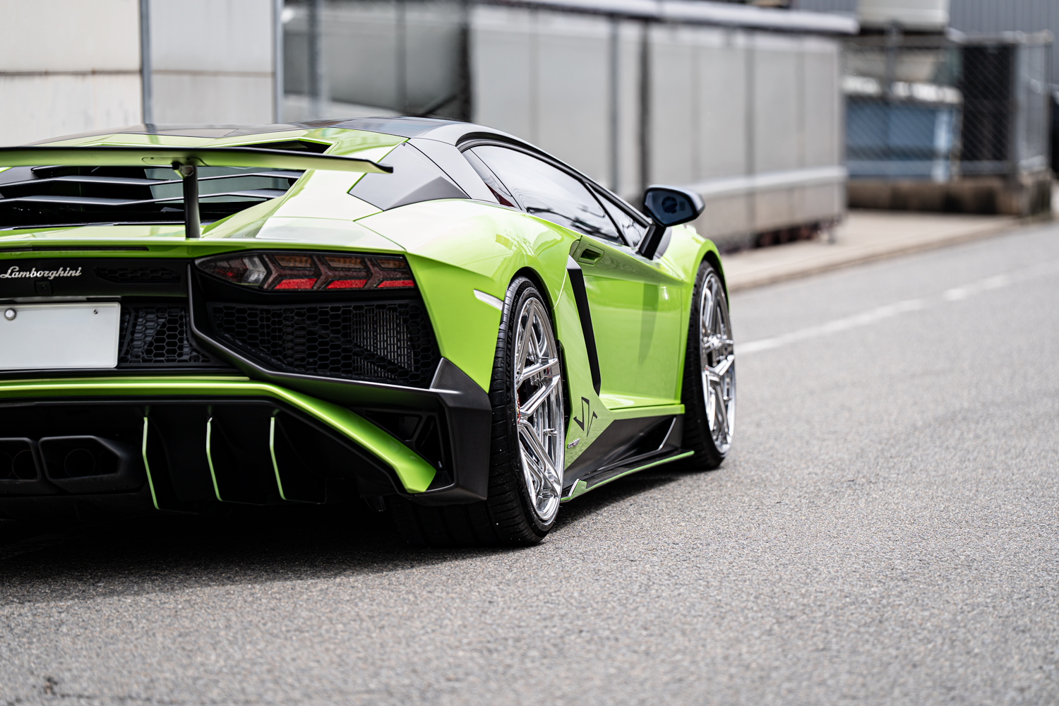 ランボルギーニ　Lamborghini　Aventador　アヴェンタドール　SV　ローダウン　ホイール　アメ鍛　MVフォージド　MV Forged　カスタム　名古屋