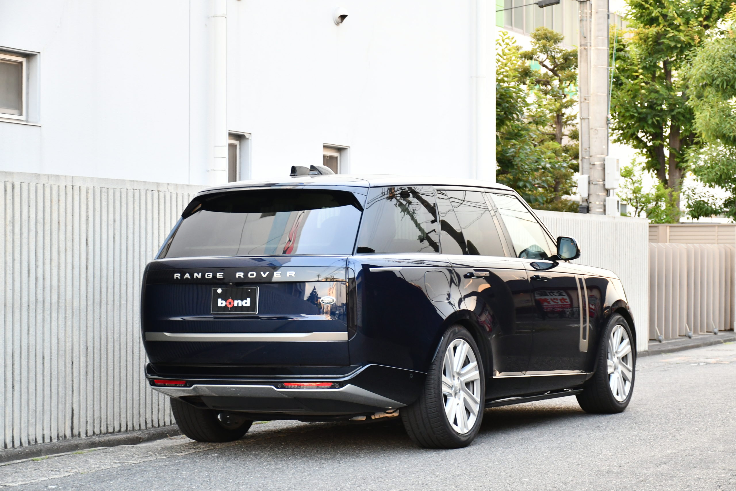 ボンドカーズ名古屋　bond cars NAGOYA　ランドローバー　レンジローバー　HSE　LAND ROVE　RangeRover　正規ディーラー車　右ハンドル　エアサス　ヘッドアップディスプレイ　ホワイトレザー　エアサス　ベンチレーションシート　シートヒーター　新入庫　在庫車