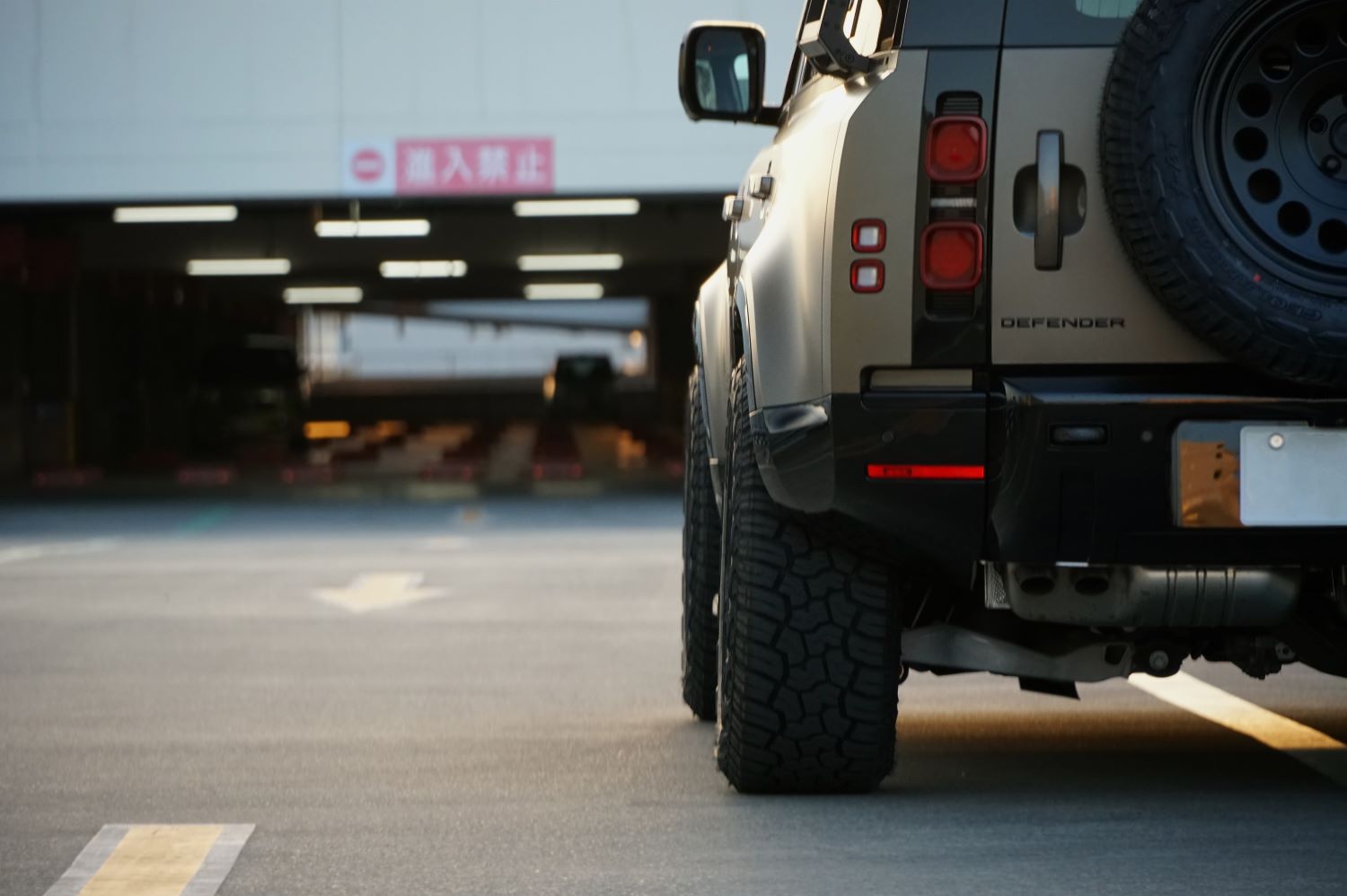 ランドローバー ディフェンダー LANDROVER Defender 110 BC BCフォージド 鍛造 ホイール 20インチ オフロード カスタム ボンド ボンド大宮 ヨコハマ ジオランダー X-AT